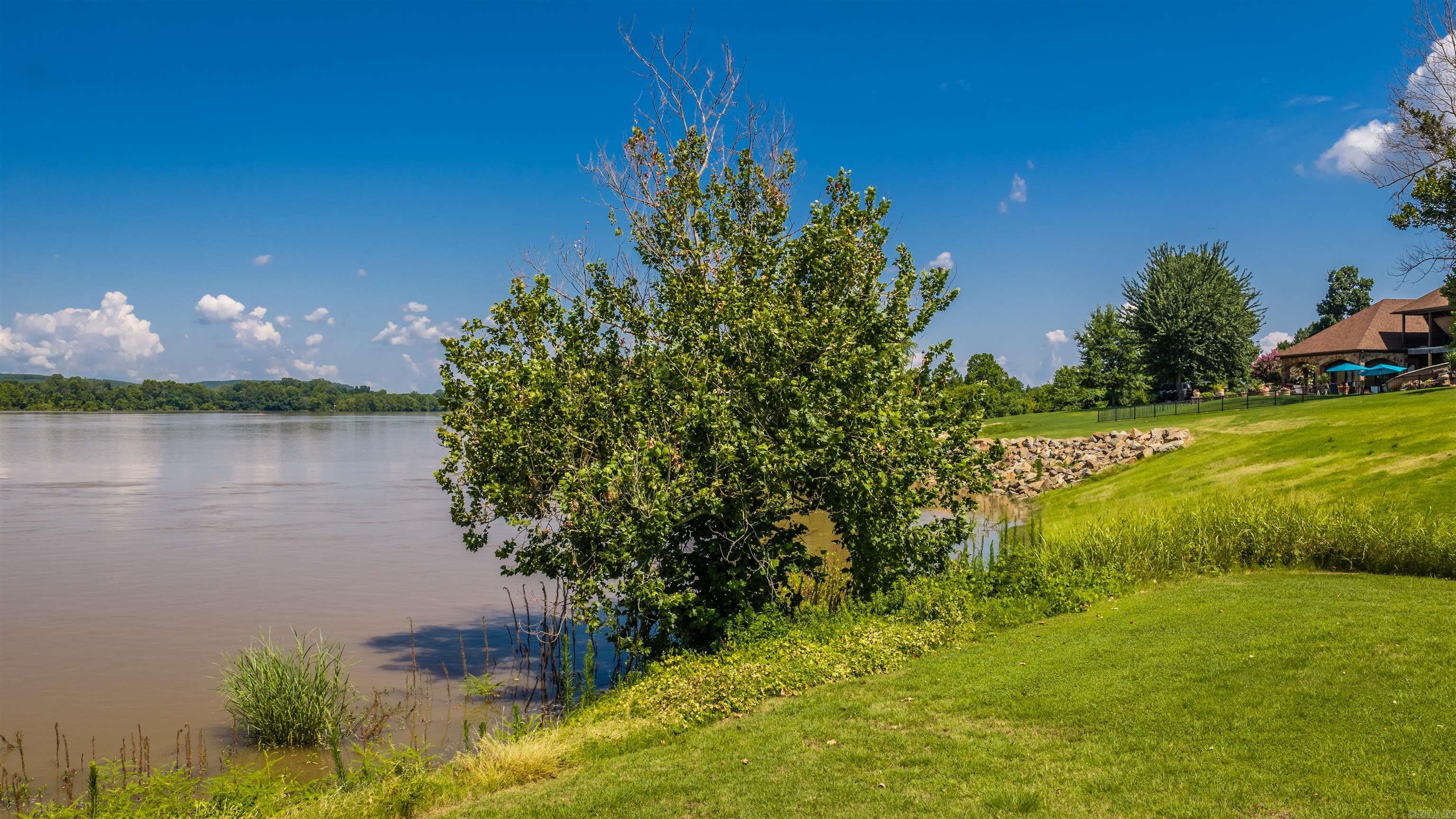 3 River Road Drive West  Mayflower, AR