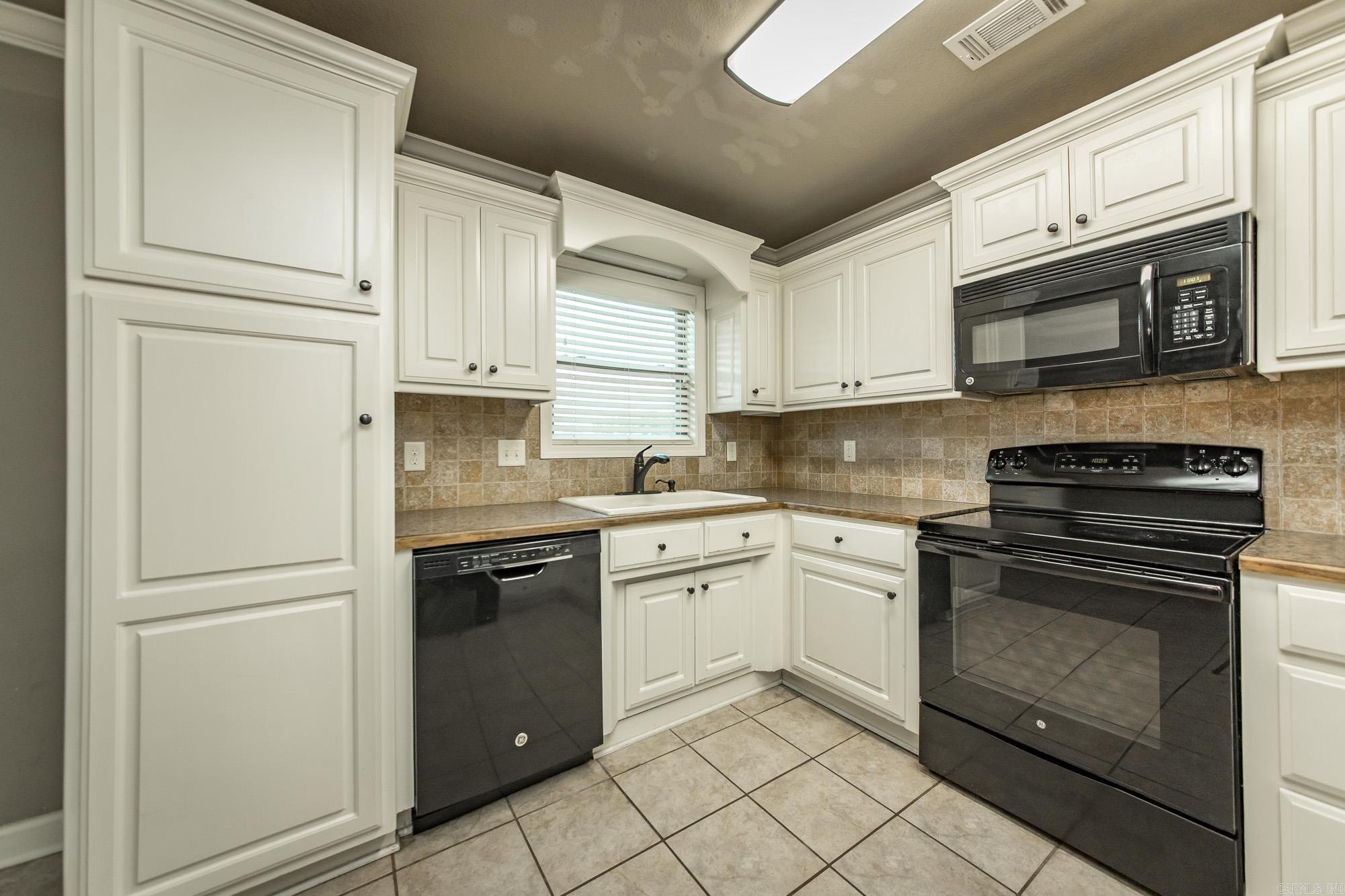 325 Austin Creek  Austin, AR
