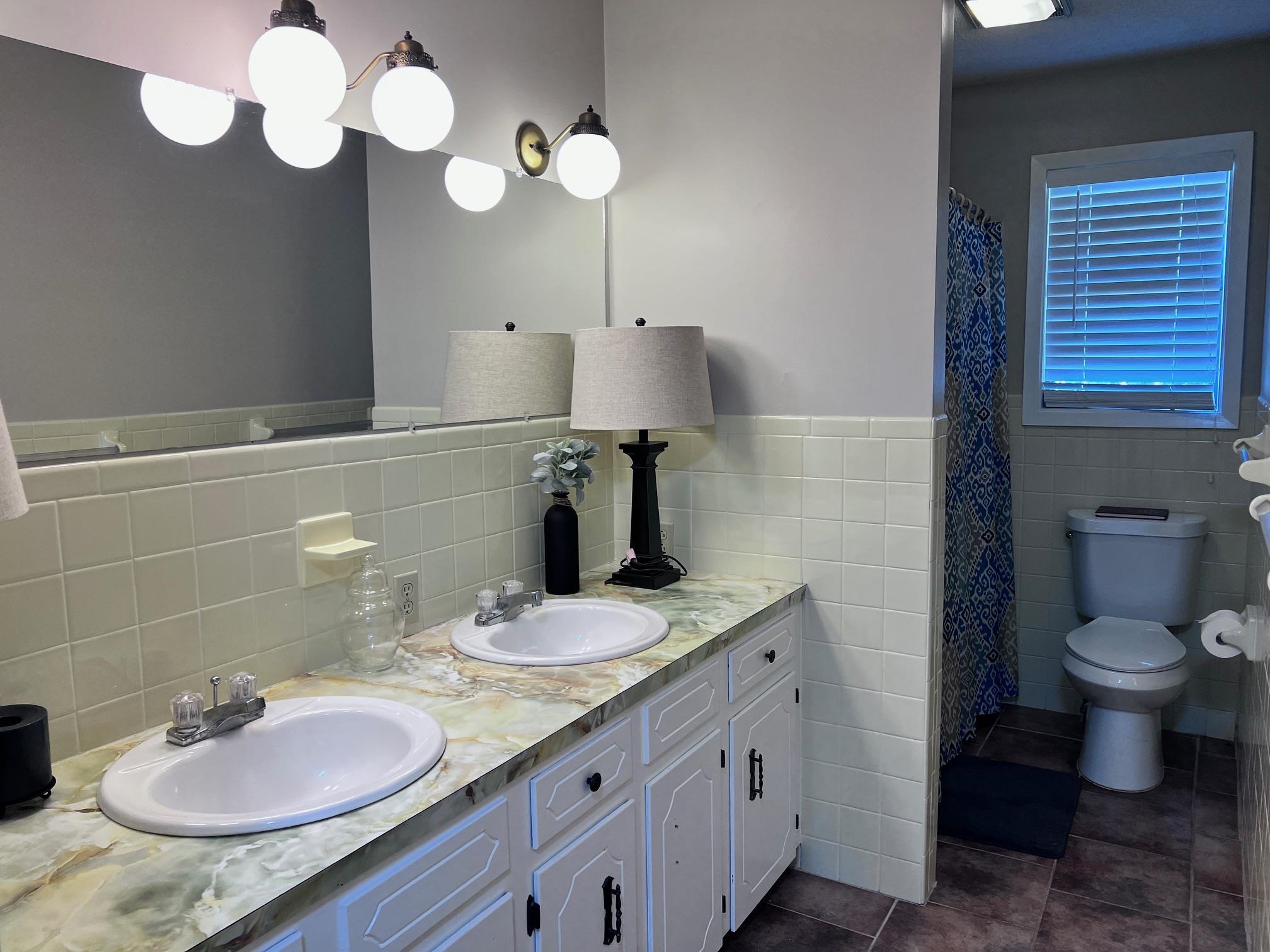 236 N Riverview  Mountain View, AR