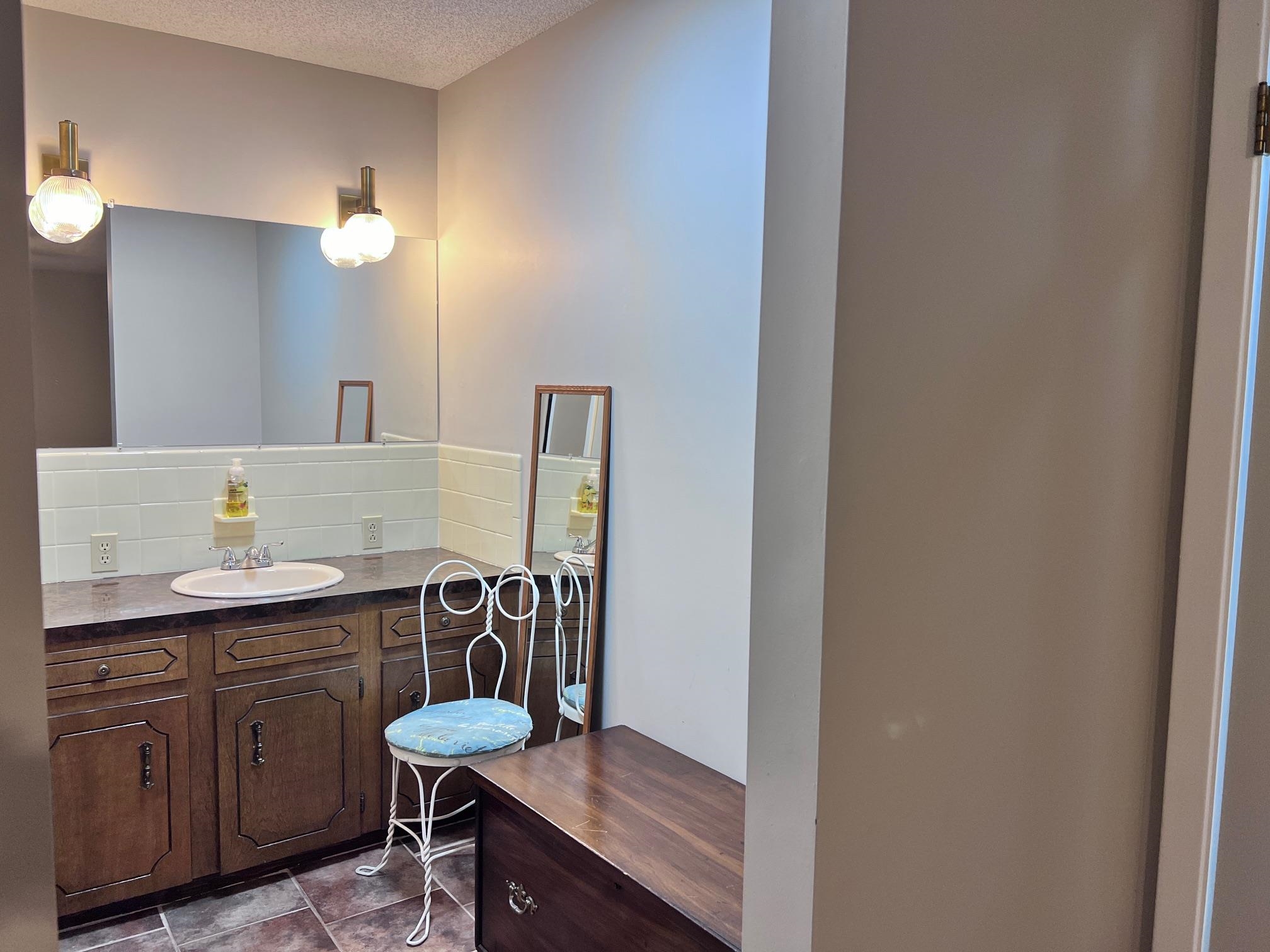 236 N Riverview  Mountain View, AR