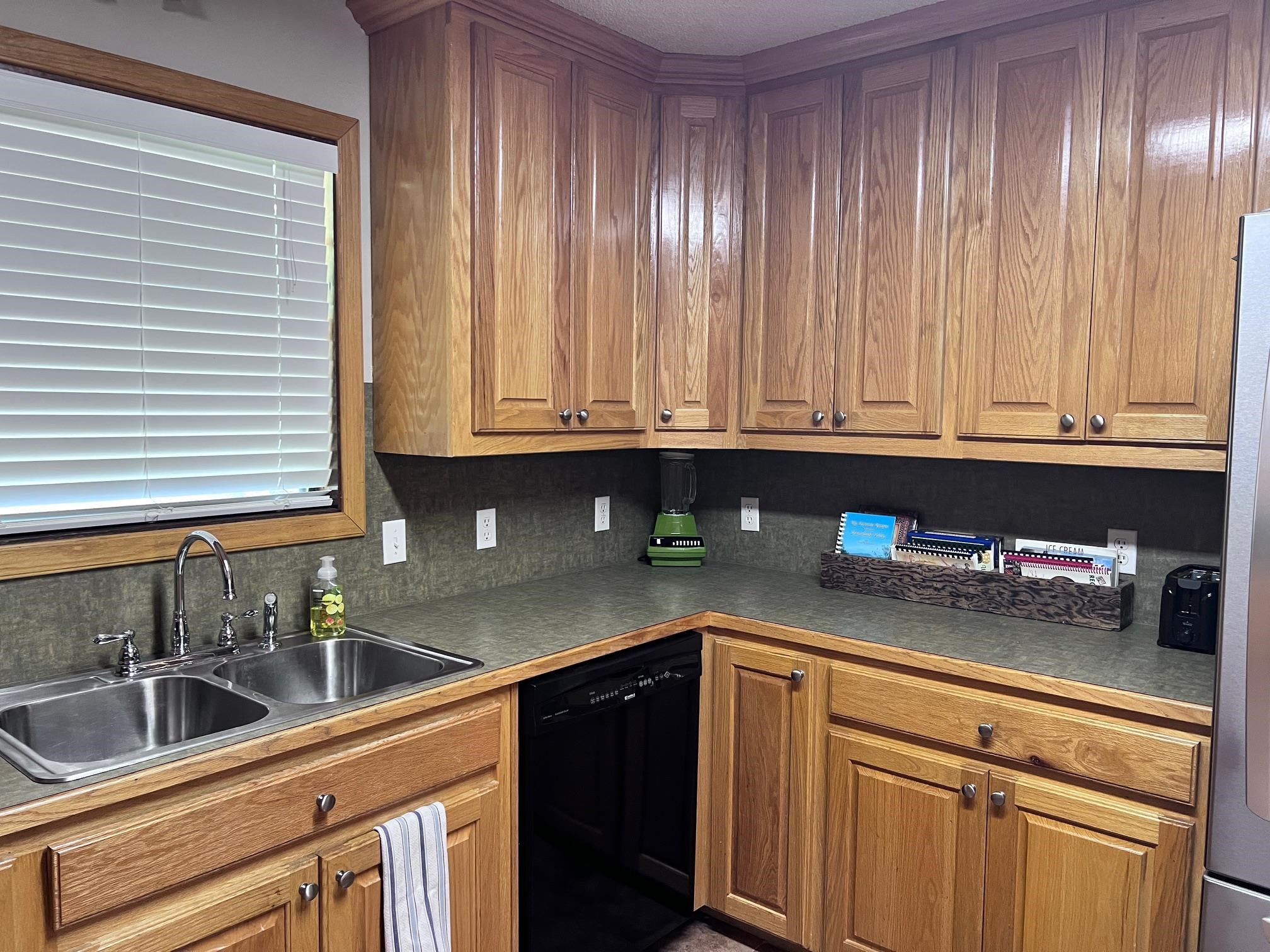 236 N Riverview  Mountain View, AR