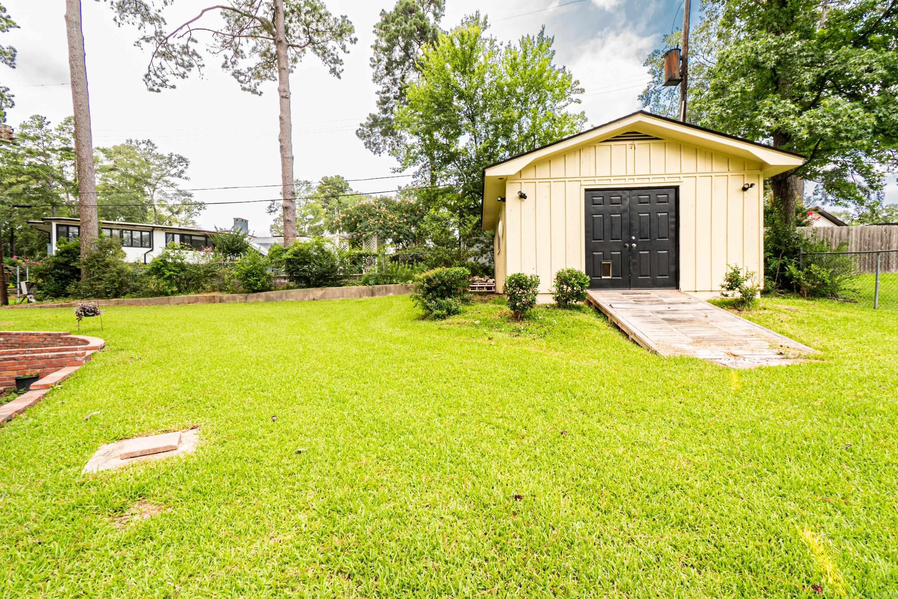 130 Woodline  El Dorado Springs, AR