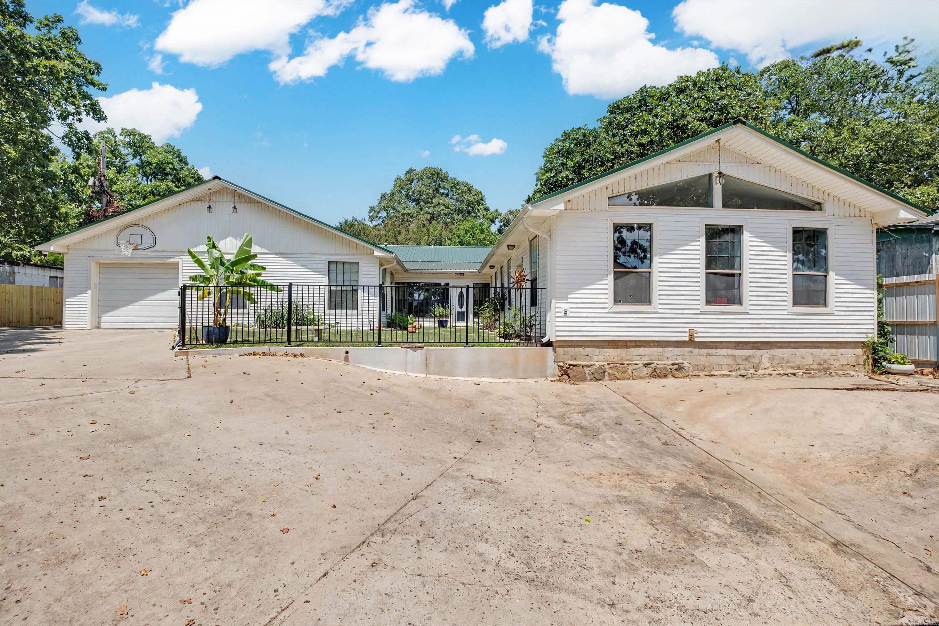 128 Highway 89 S  Mayflower, AR