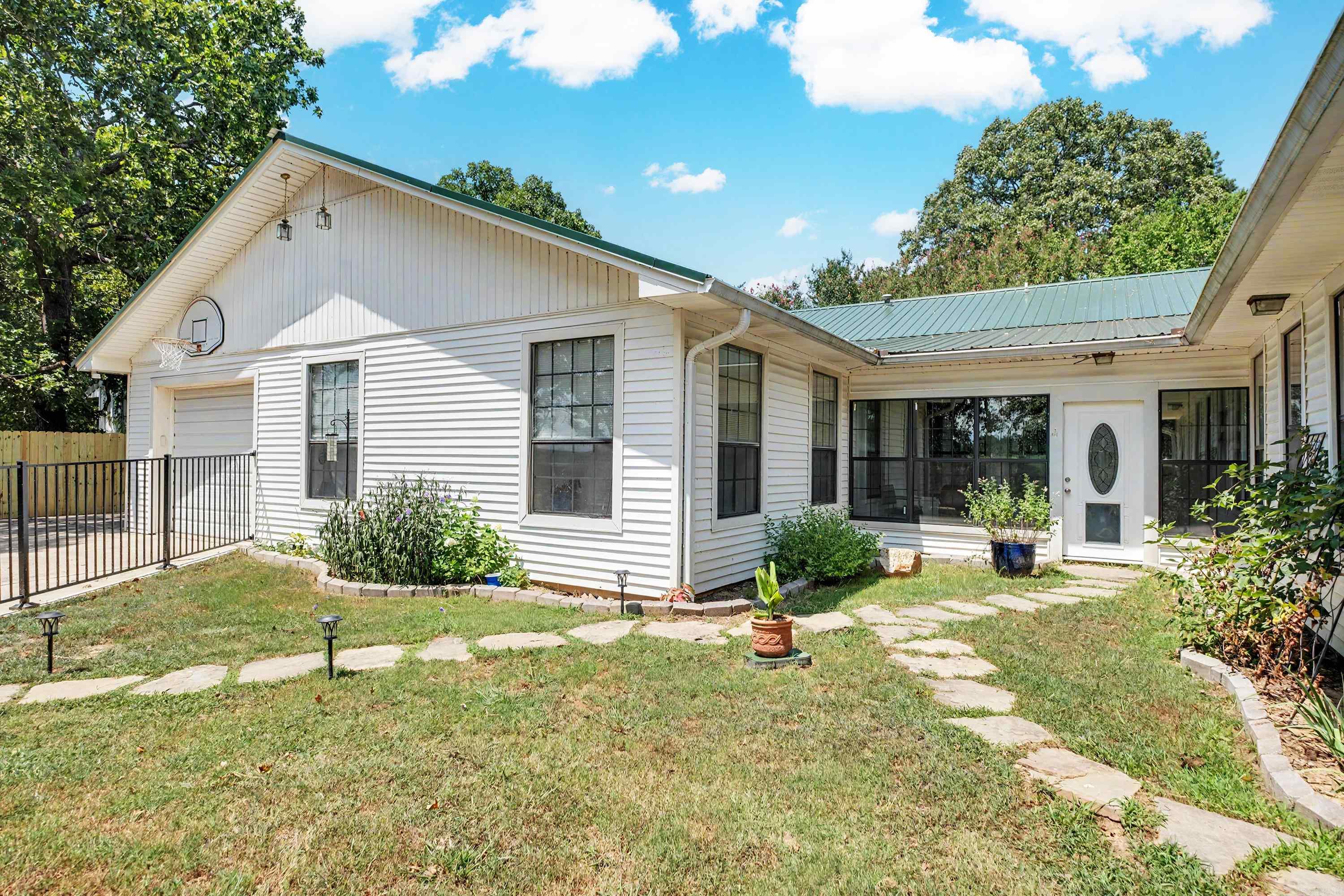 128 Highway 89 S  Mayflower, AR