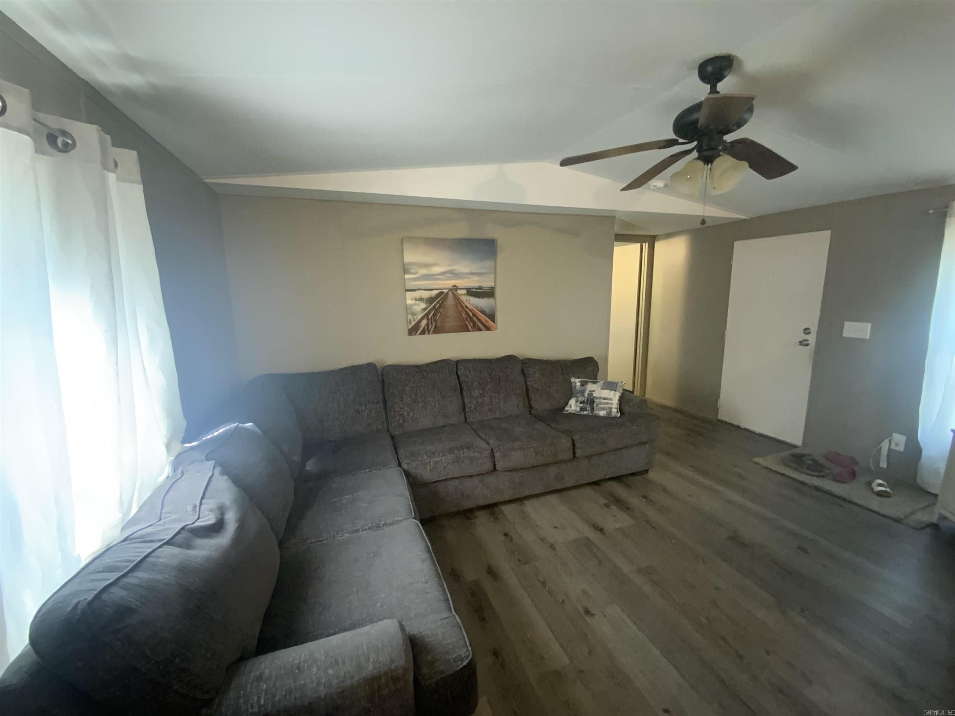 550 Indian Trail  Greers Ferry, AR