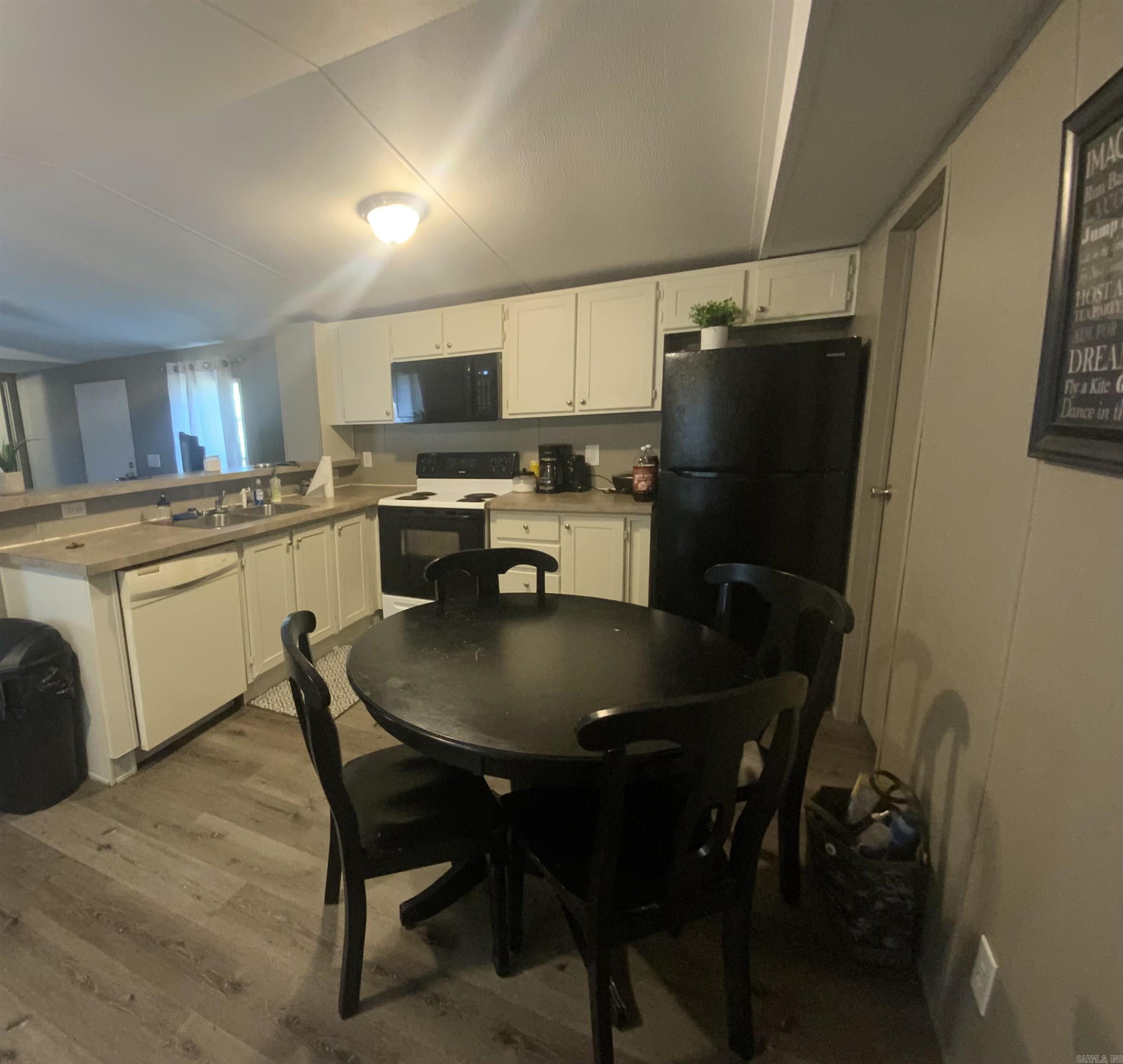 550 Indian Trail  Greers Ferry, AR