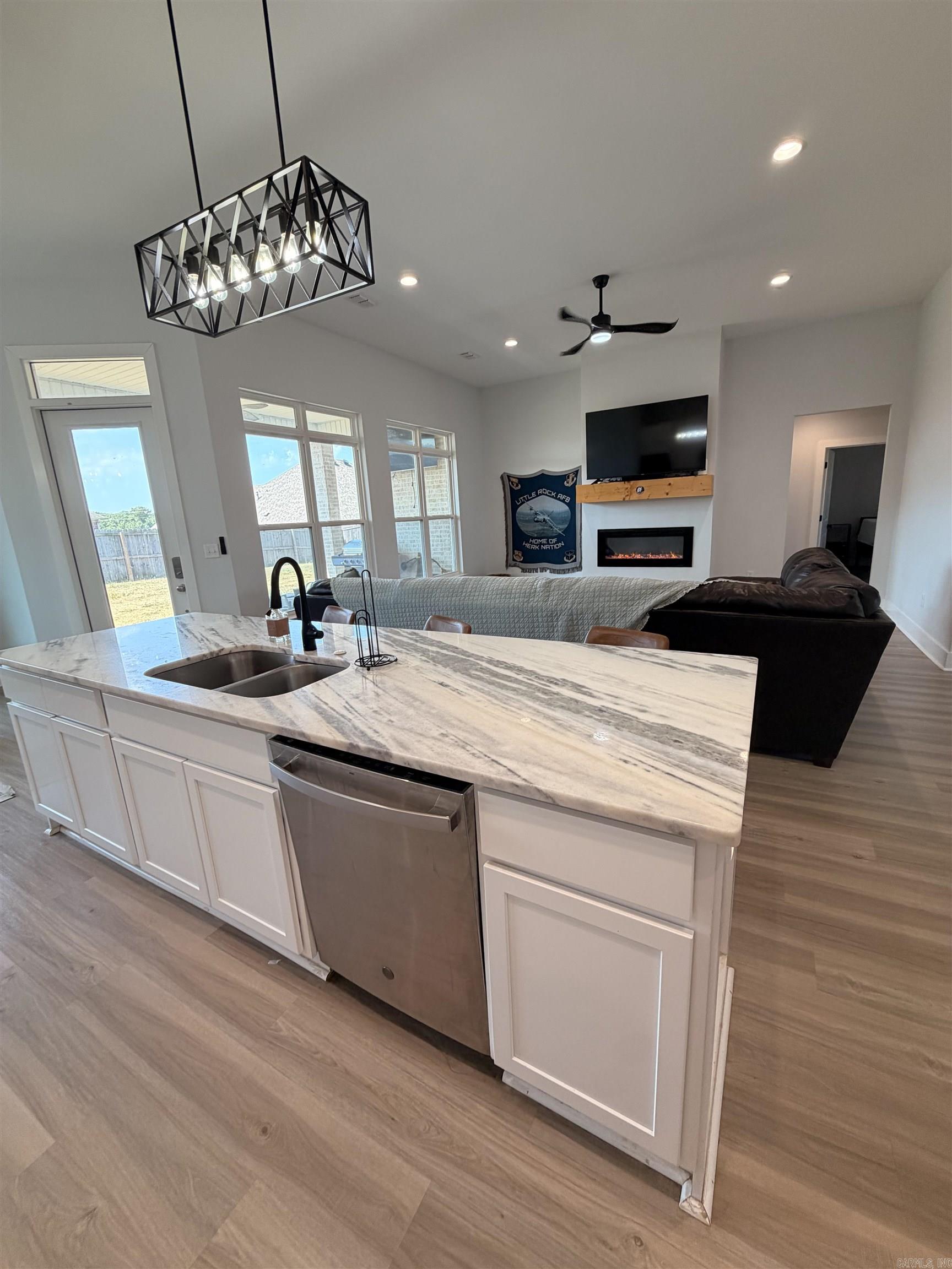 5607 HUMMINGBIRD  Jacksonville, AR