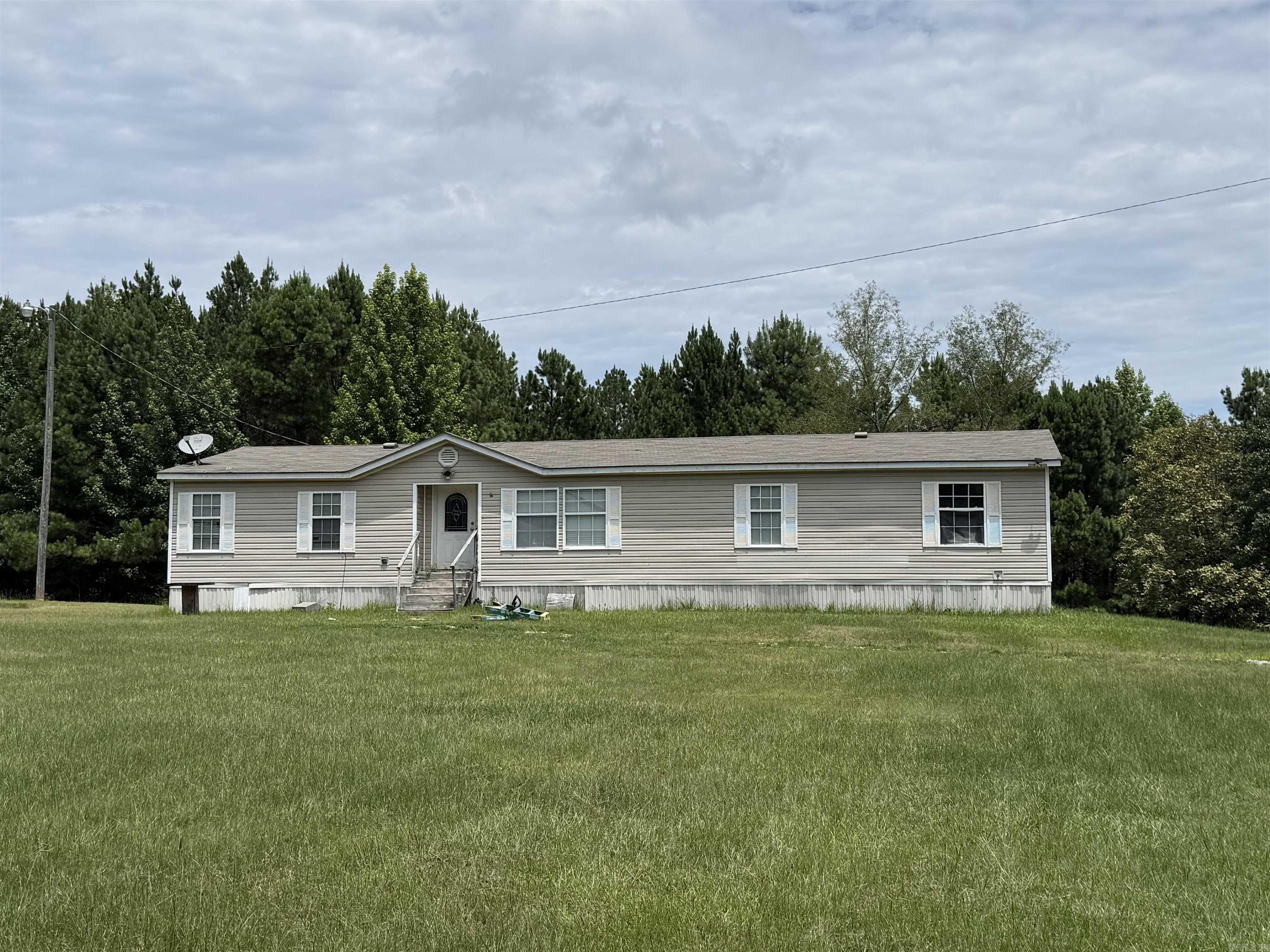955 NCTR Rd. — exterior