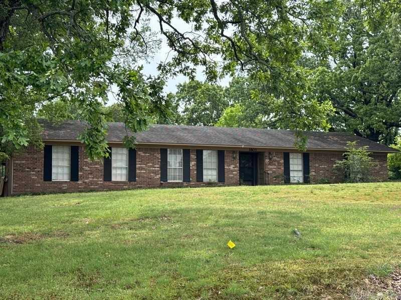 1803&1803A Meadowlake  Conway, AR