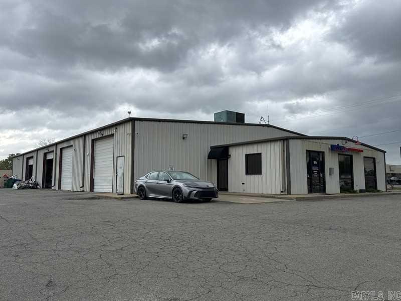 1570 E Oak  Conway, AR