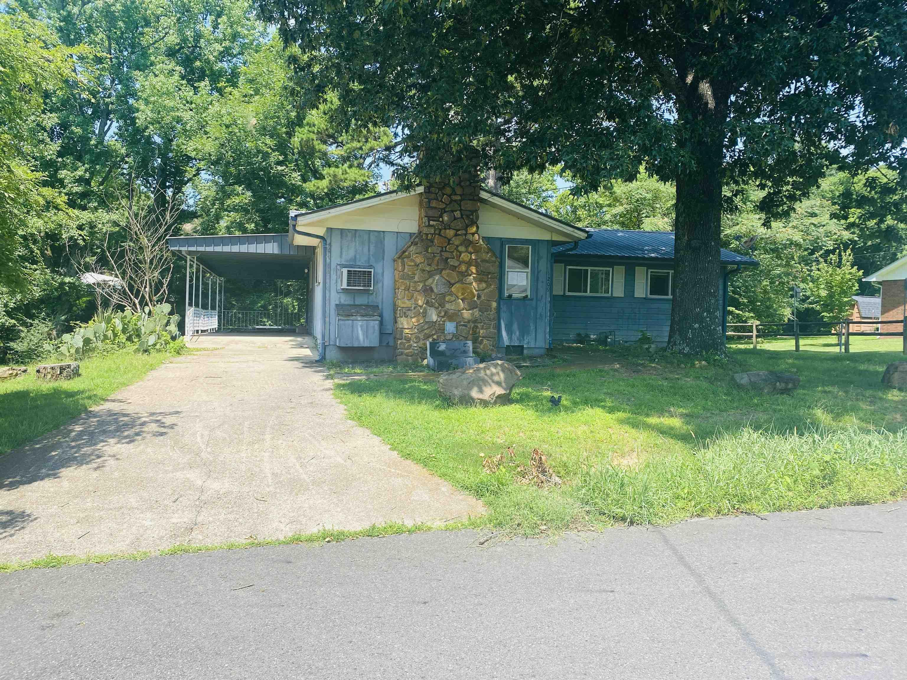 1209 12th Street  Mena, AR