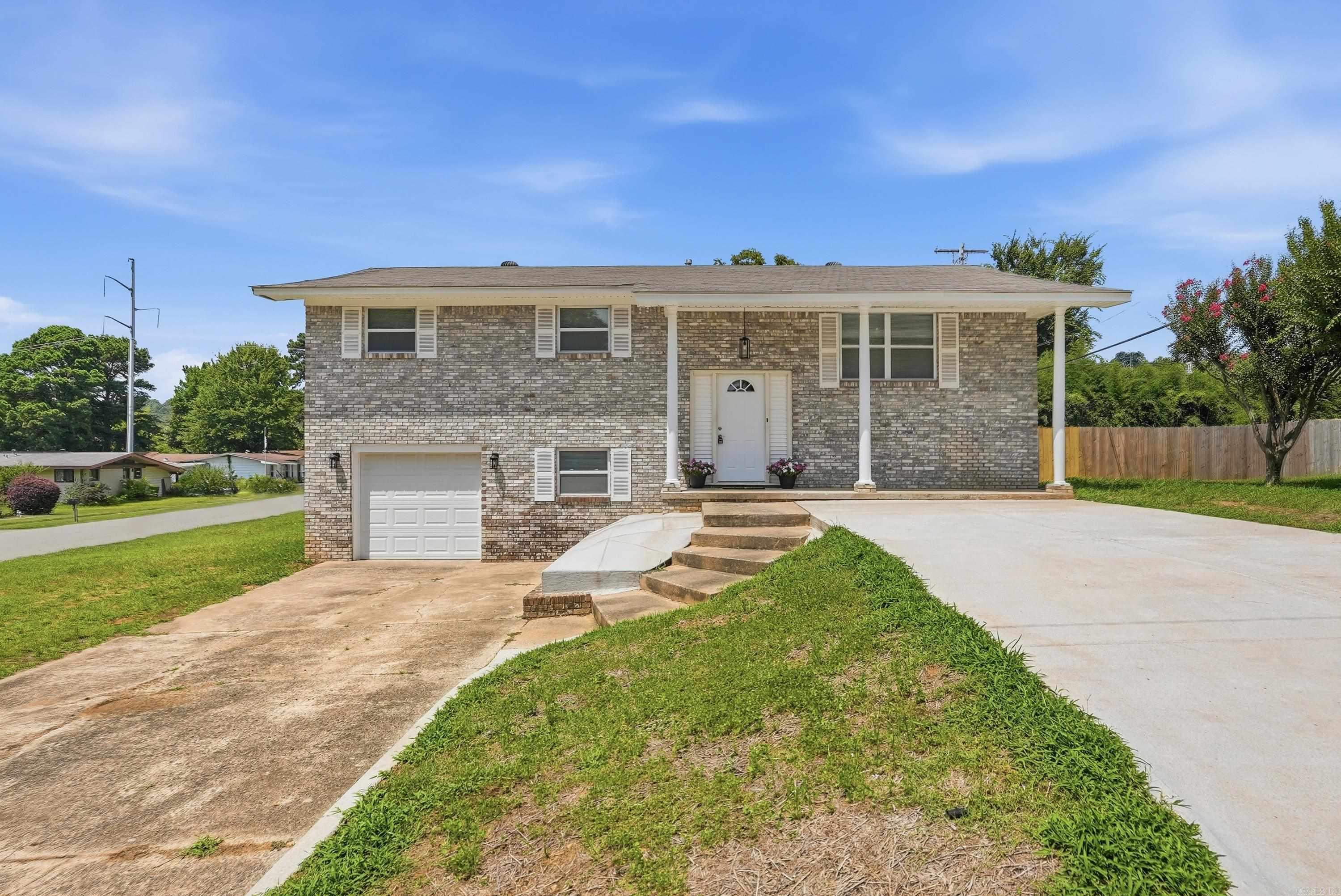 1717 W 55th  North Little Rock, AR