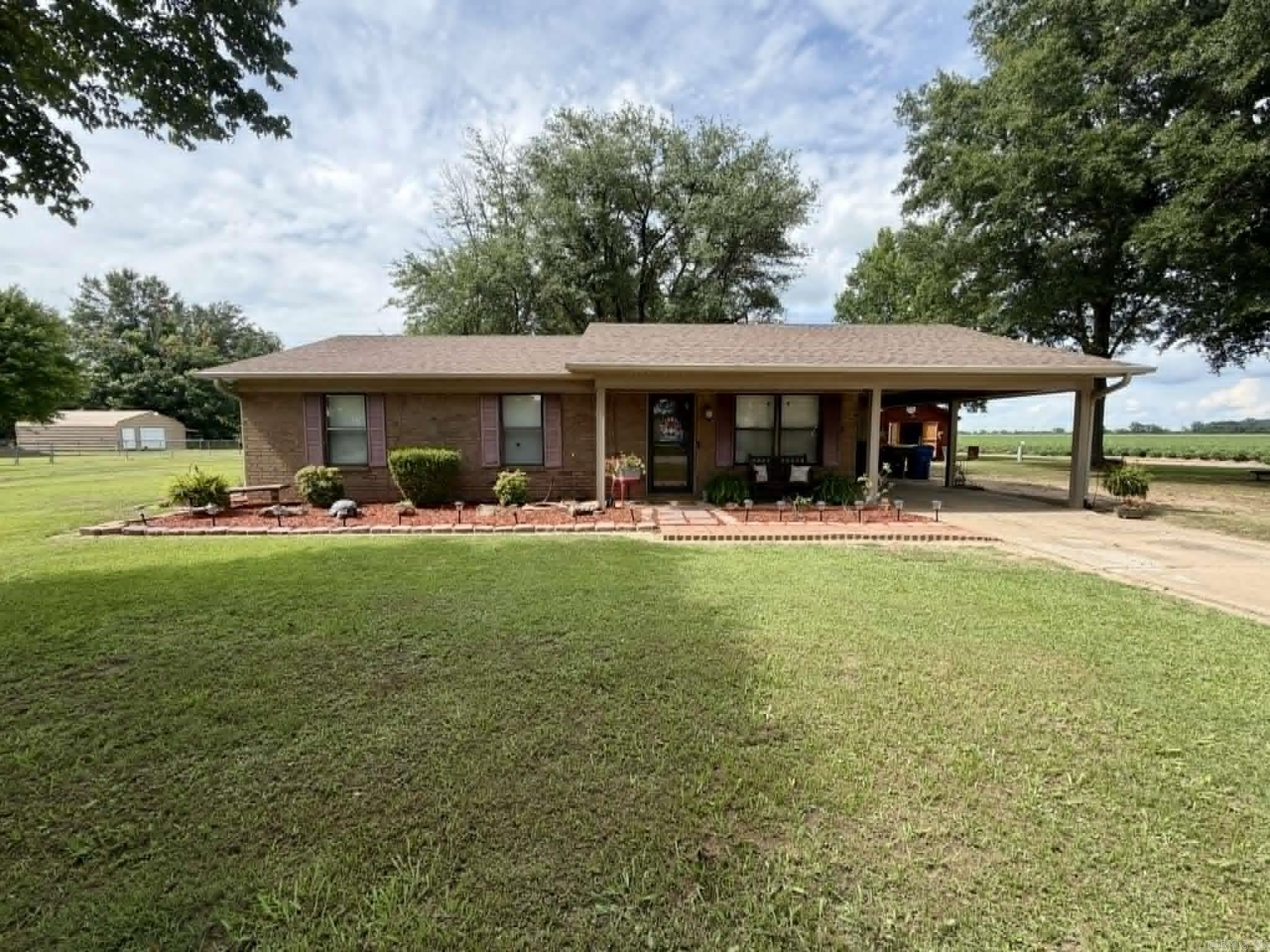 401 Queens  England, AR