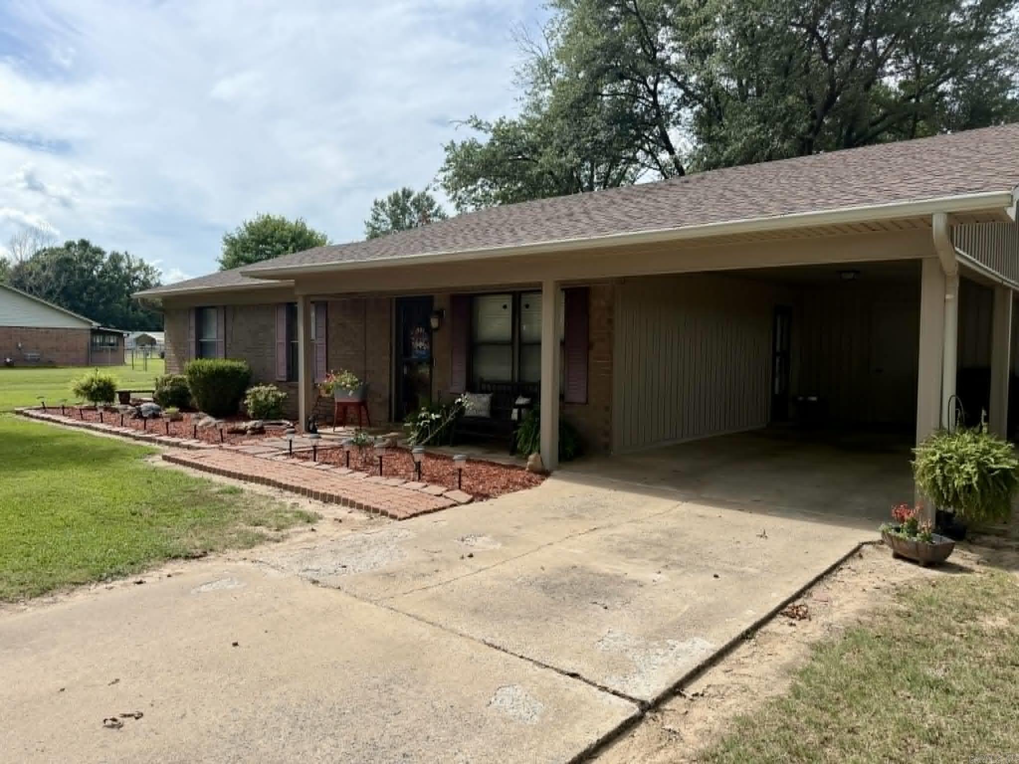 401 Queens  England, AR
