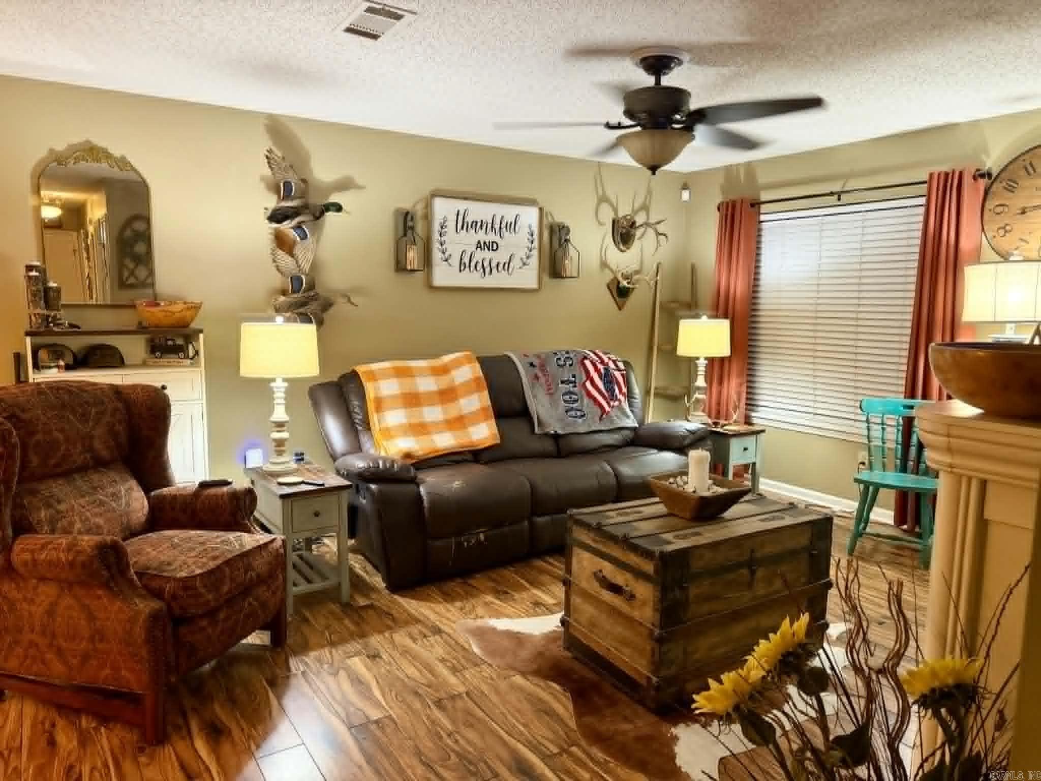 401 Queens  England, AR