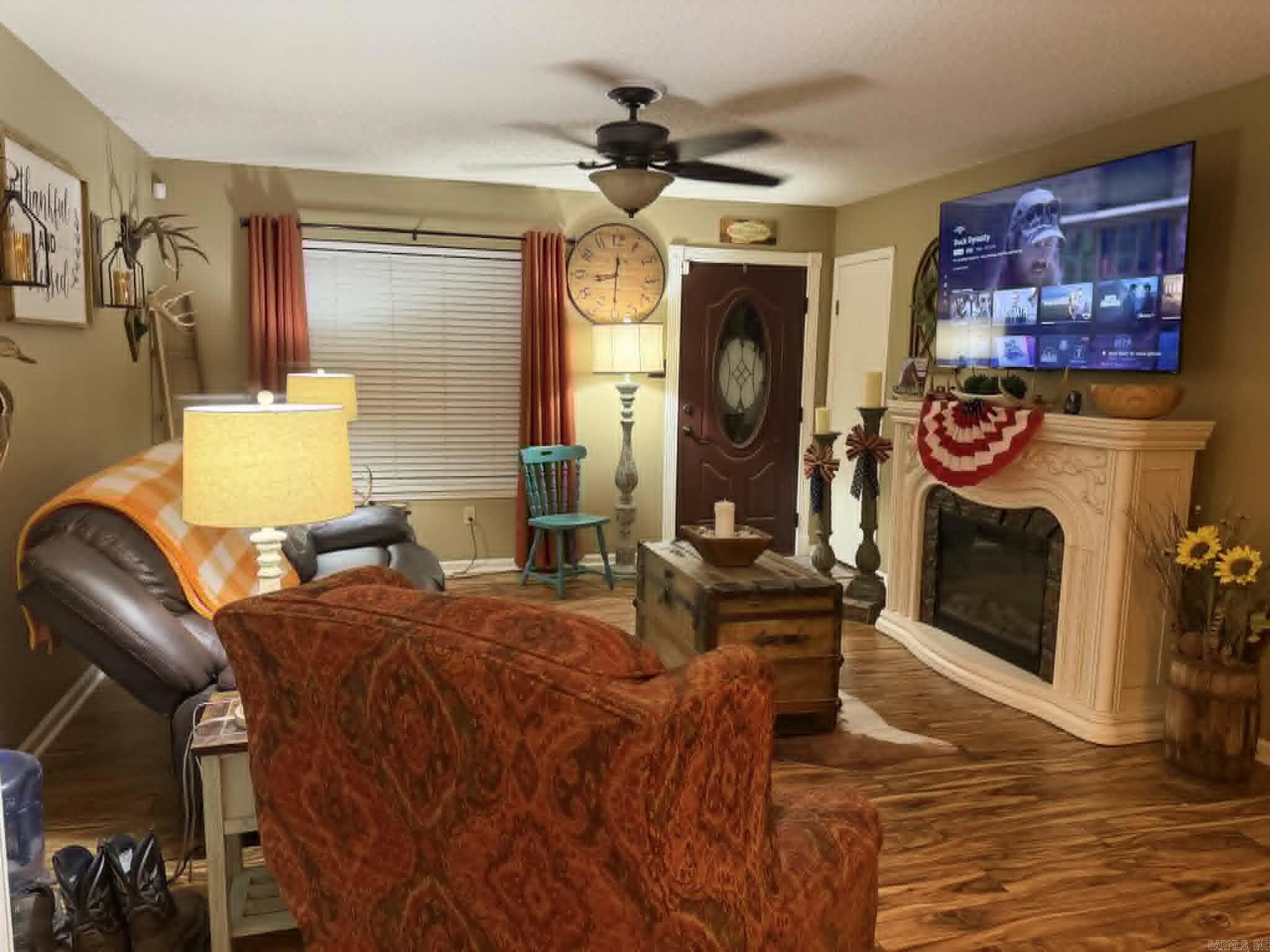 401 Queens  England, AR