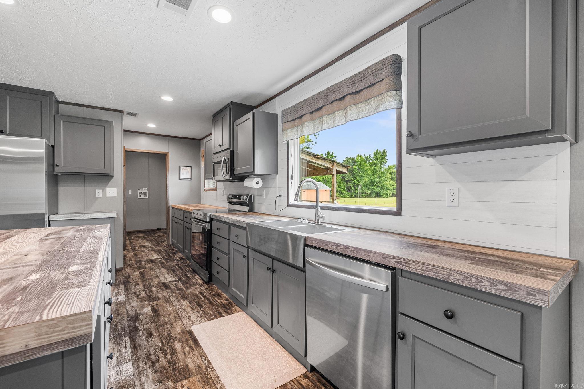 112 Redbird  Jacksonville, AR