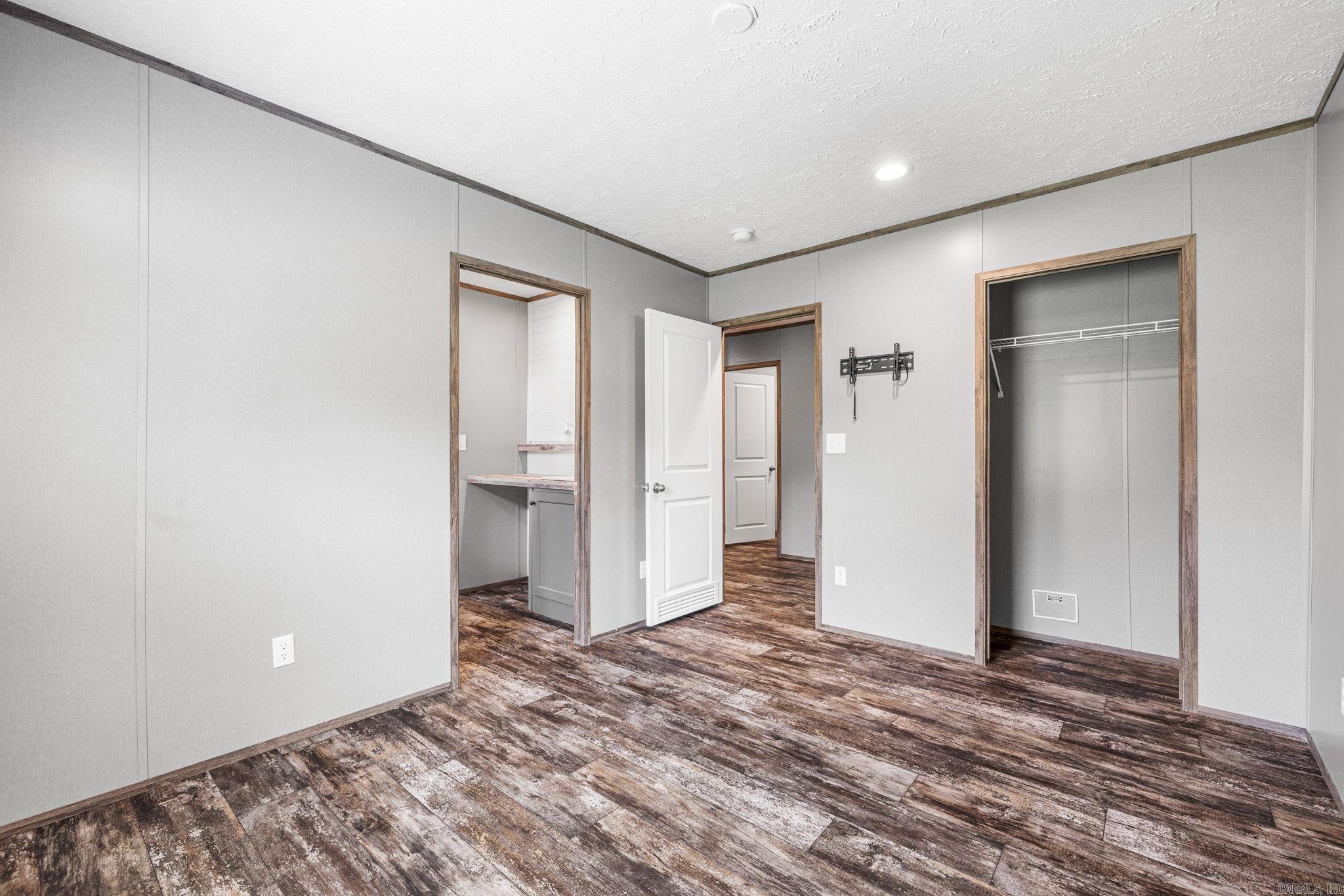 112 Redbird  Jacksonville, AR