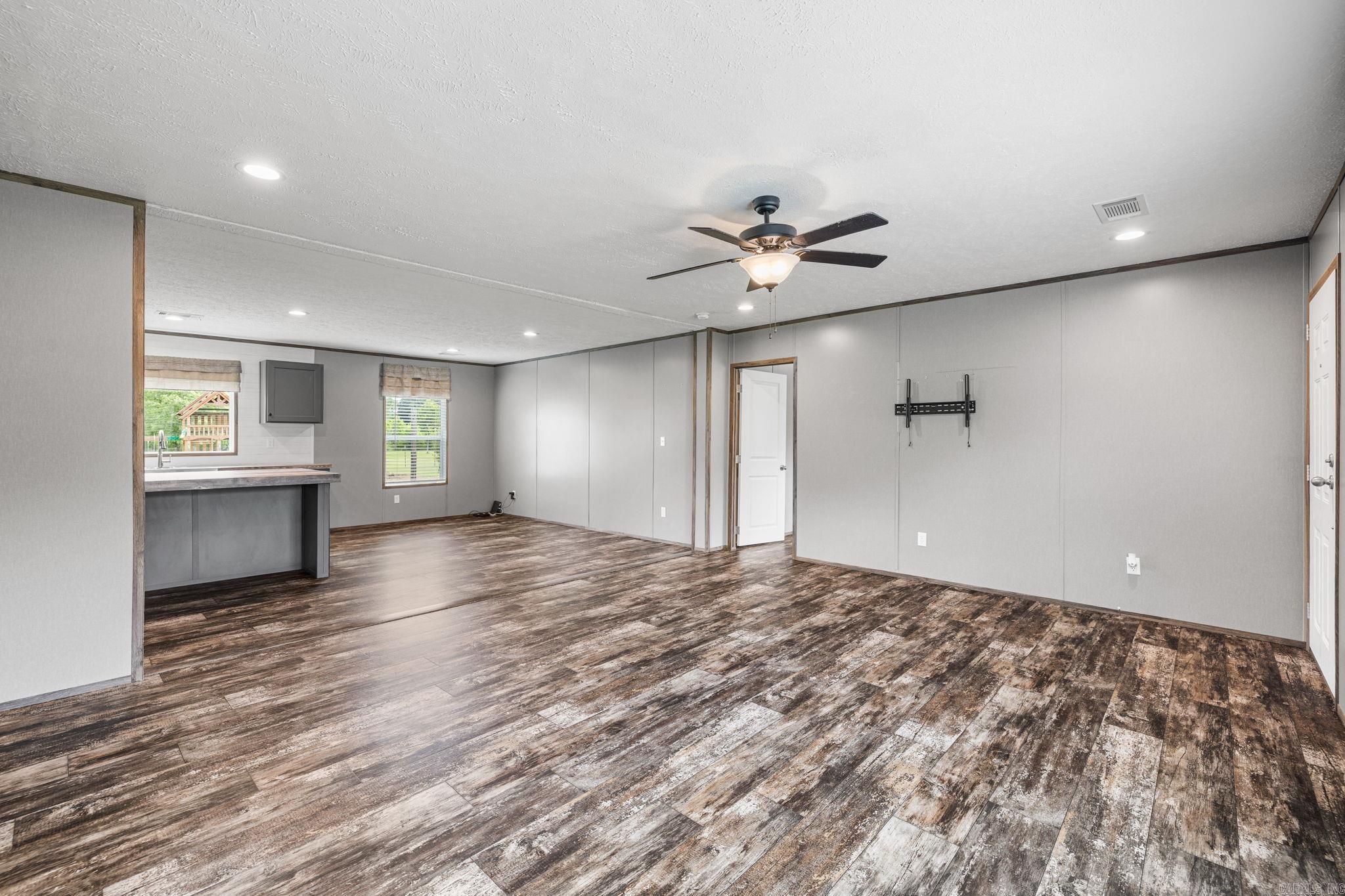 112 Redbird  Jacksonville, AR