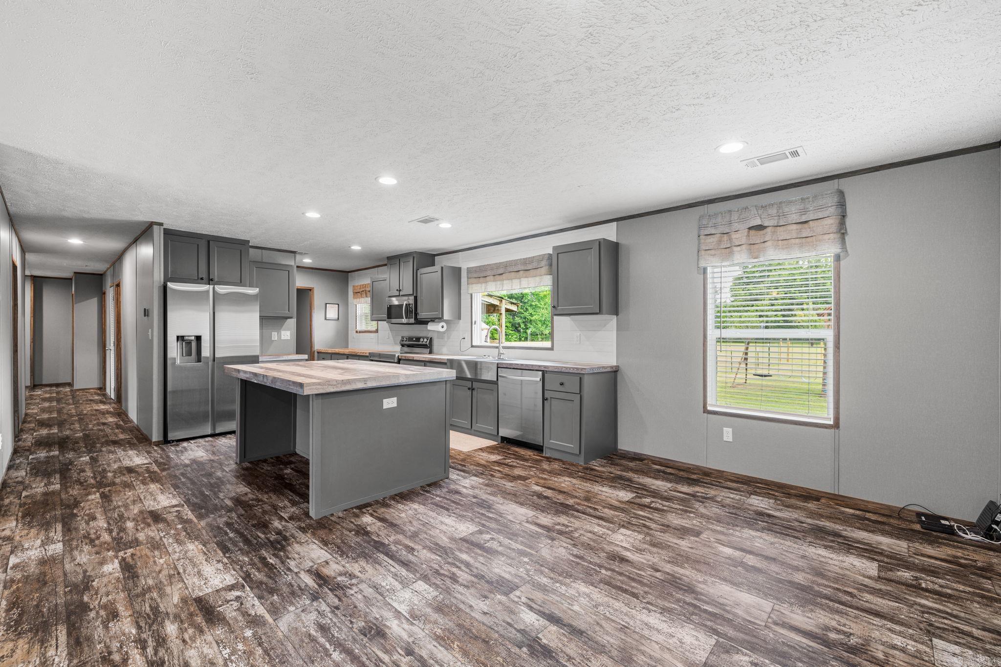112 Redbird  Jacksonville, AR