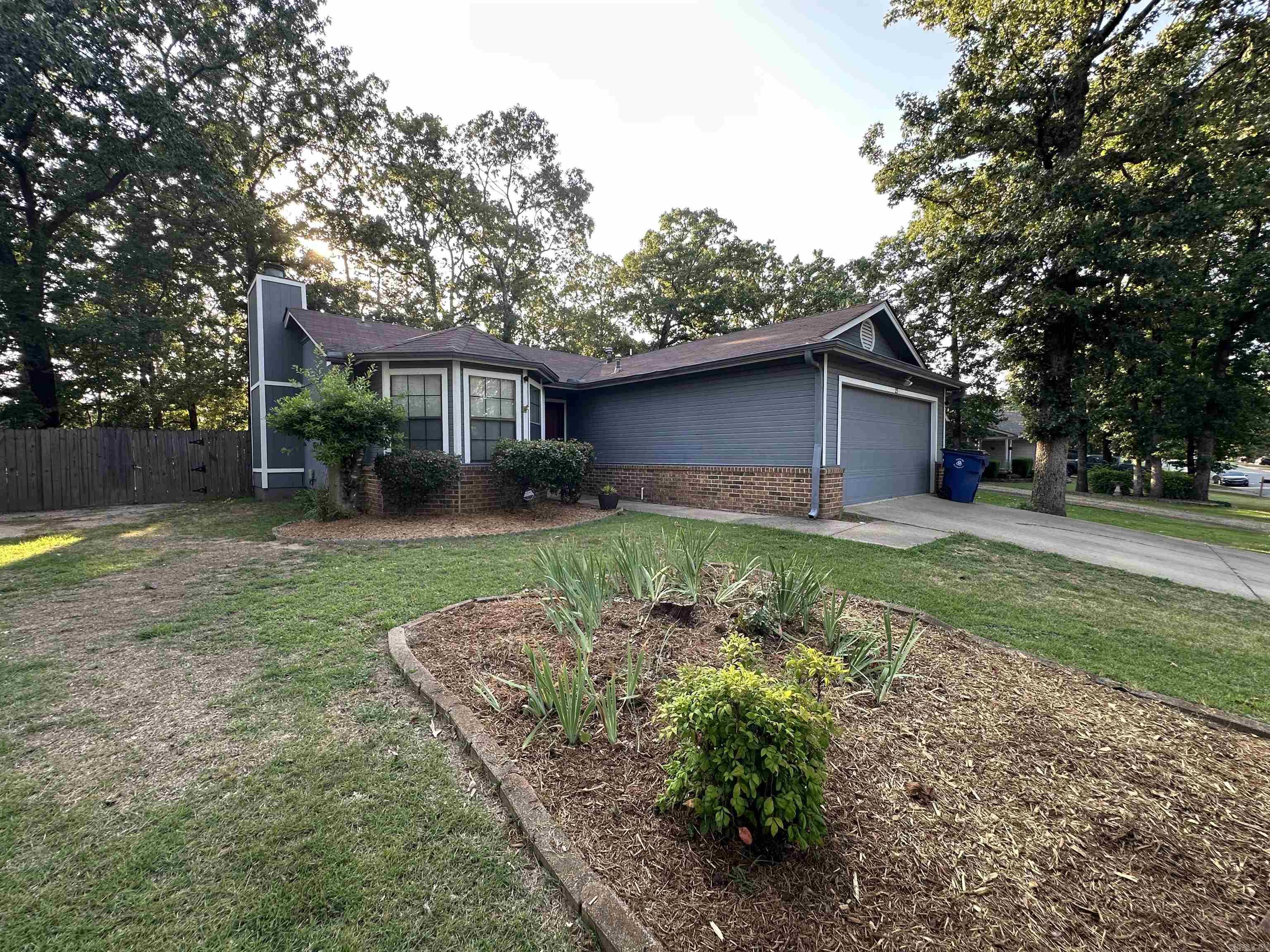 23 Oak Ridge Drive  Maumelle, AR