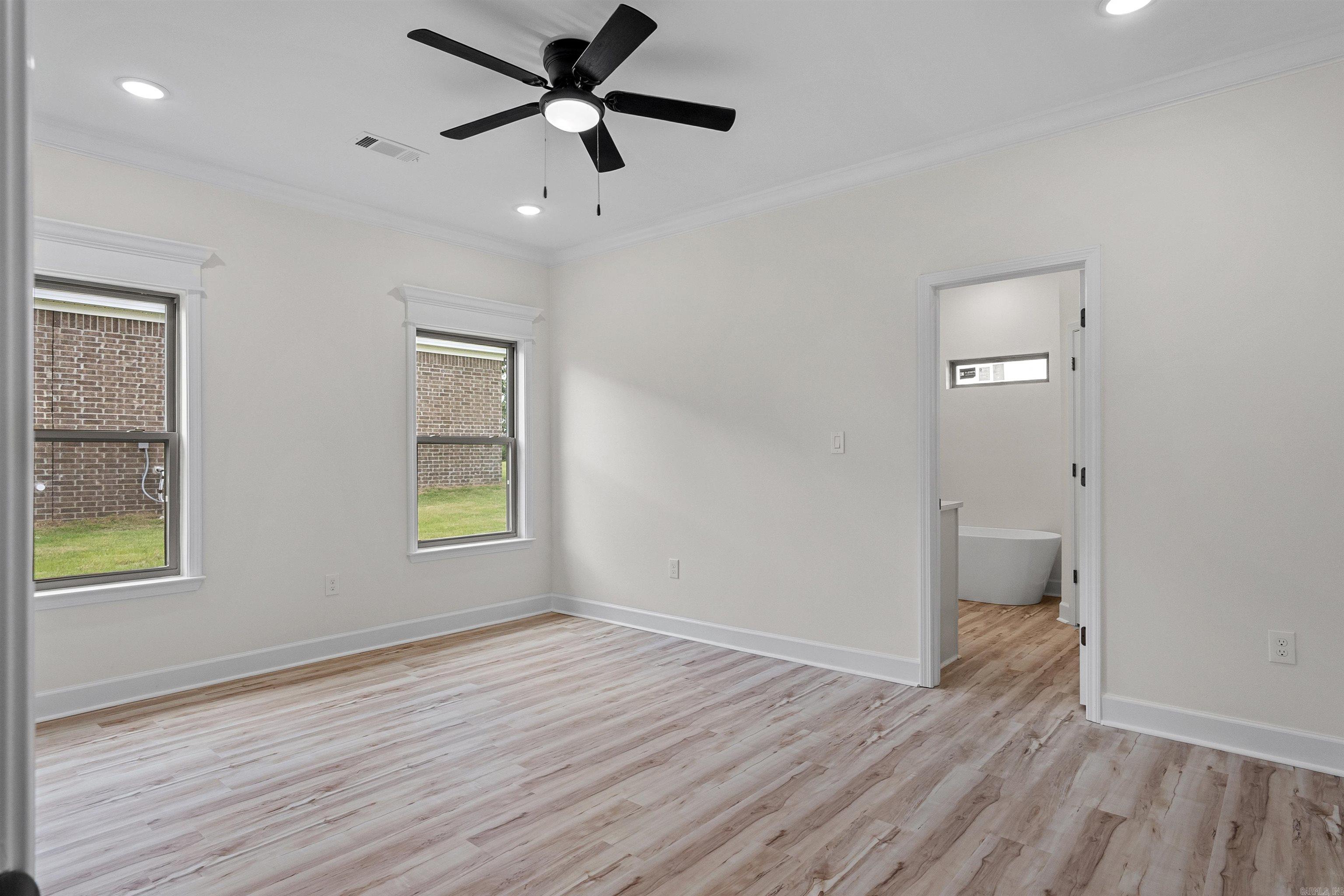 517 Madeleine  Austin, AR