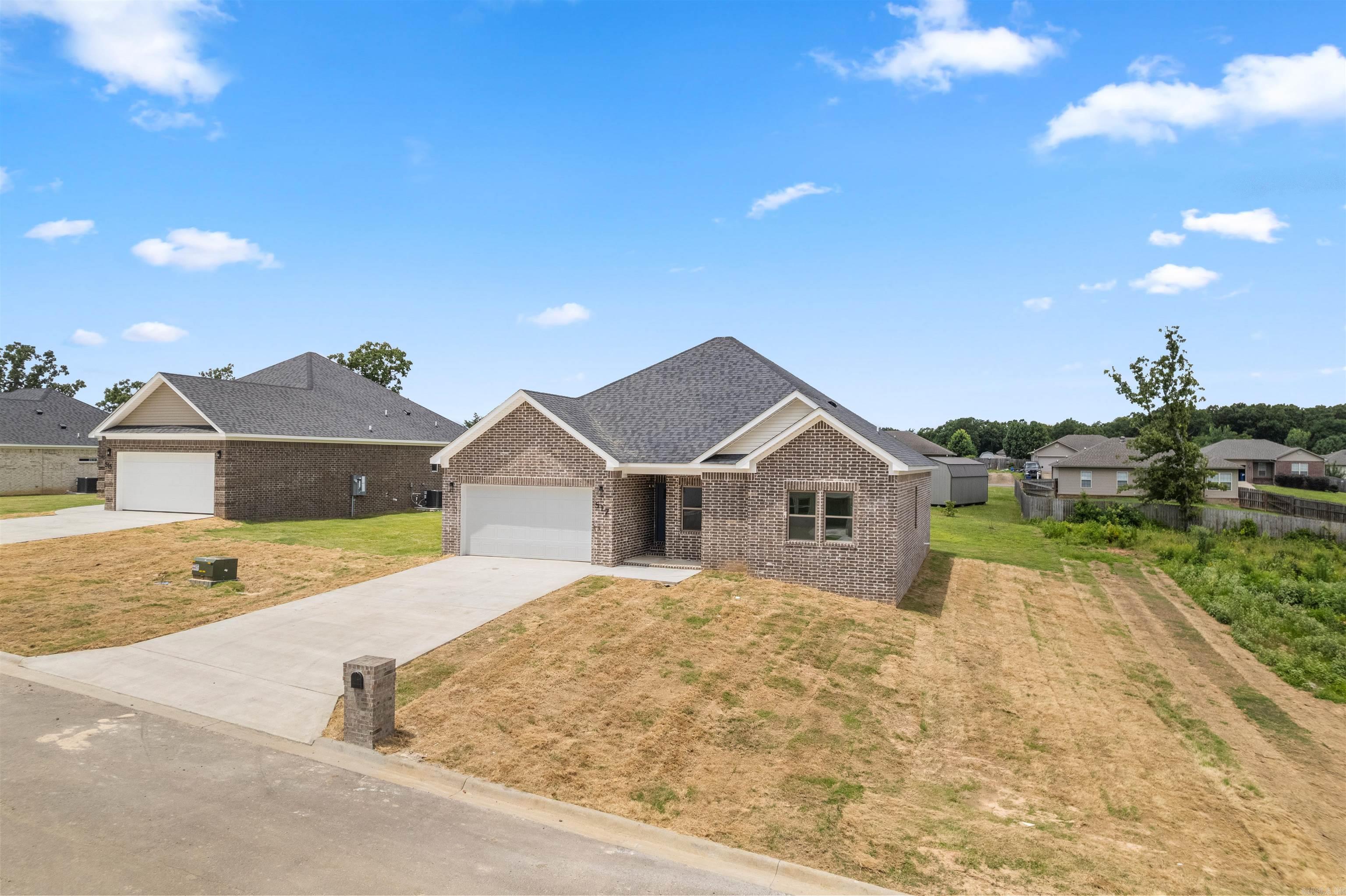 517 Madeleine  Austin, AR