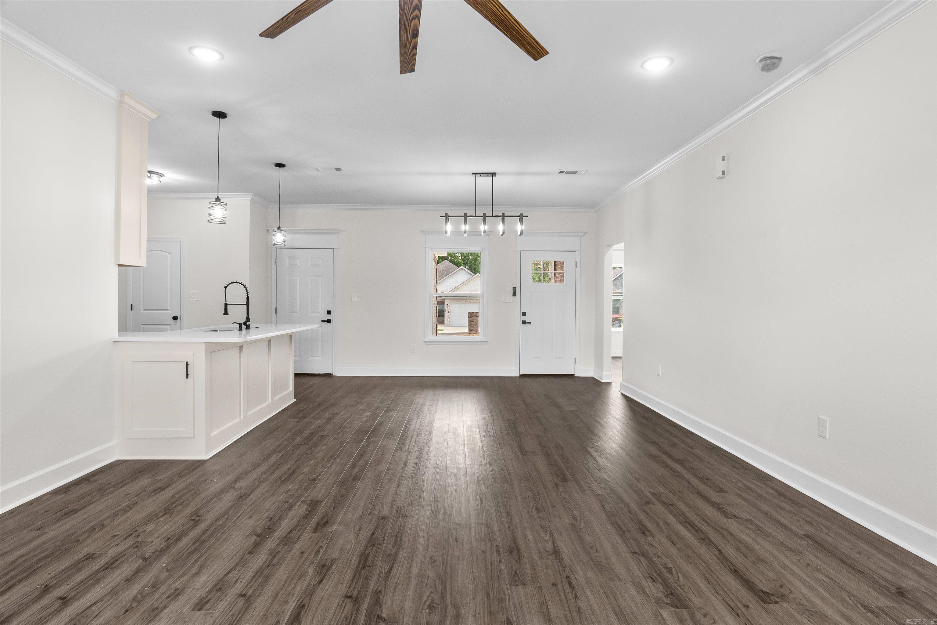 515 Madeleine  Austin, AR