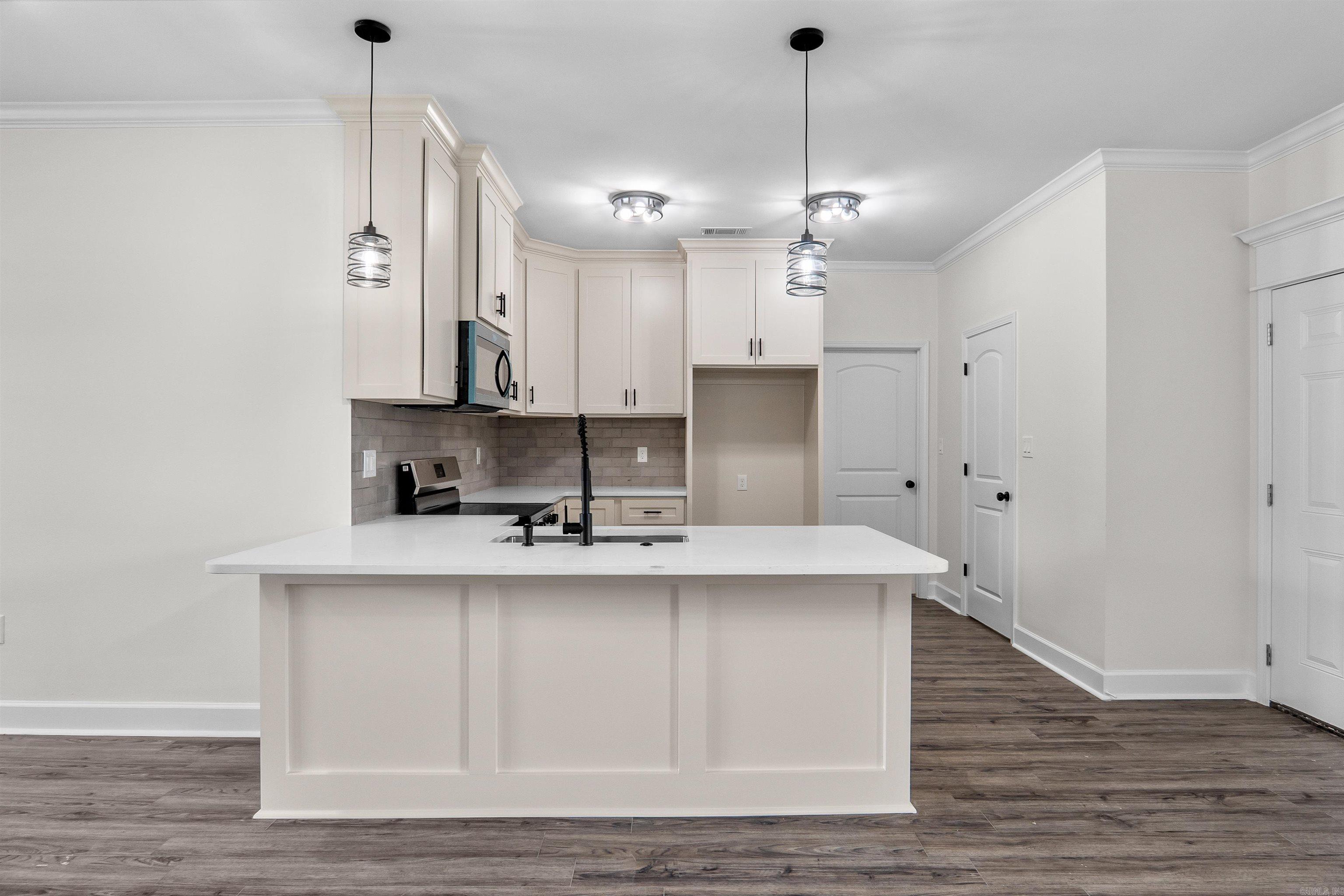 515 Madeleine  Austin, AR