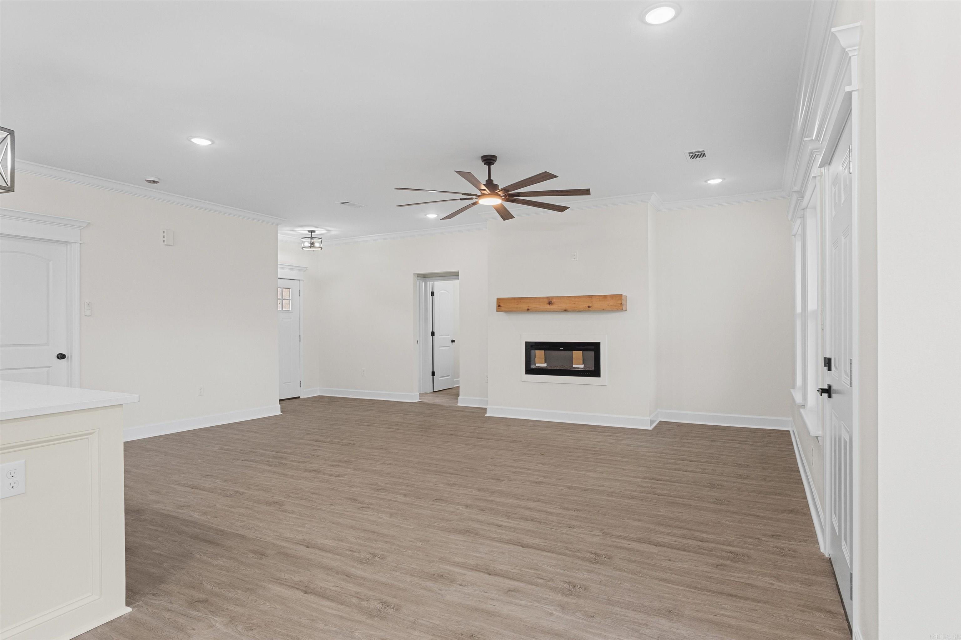 513 Madeleine  Austin, AR