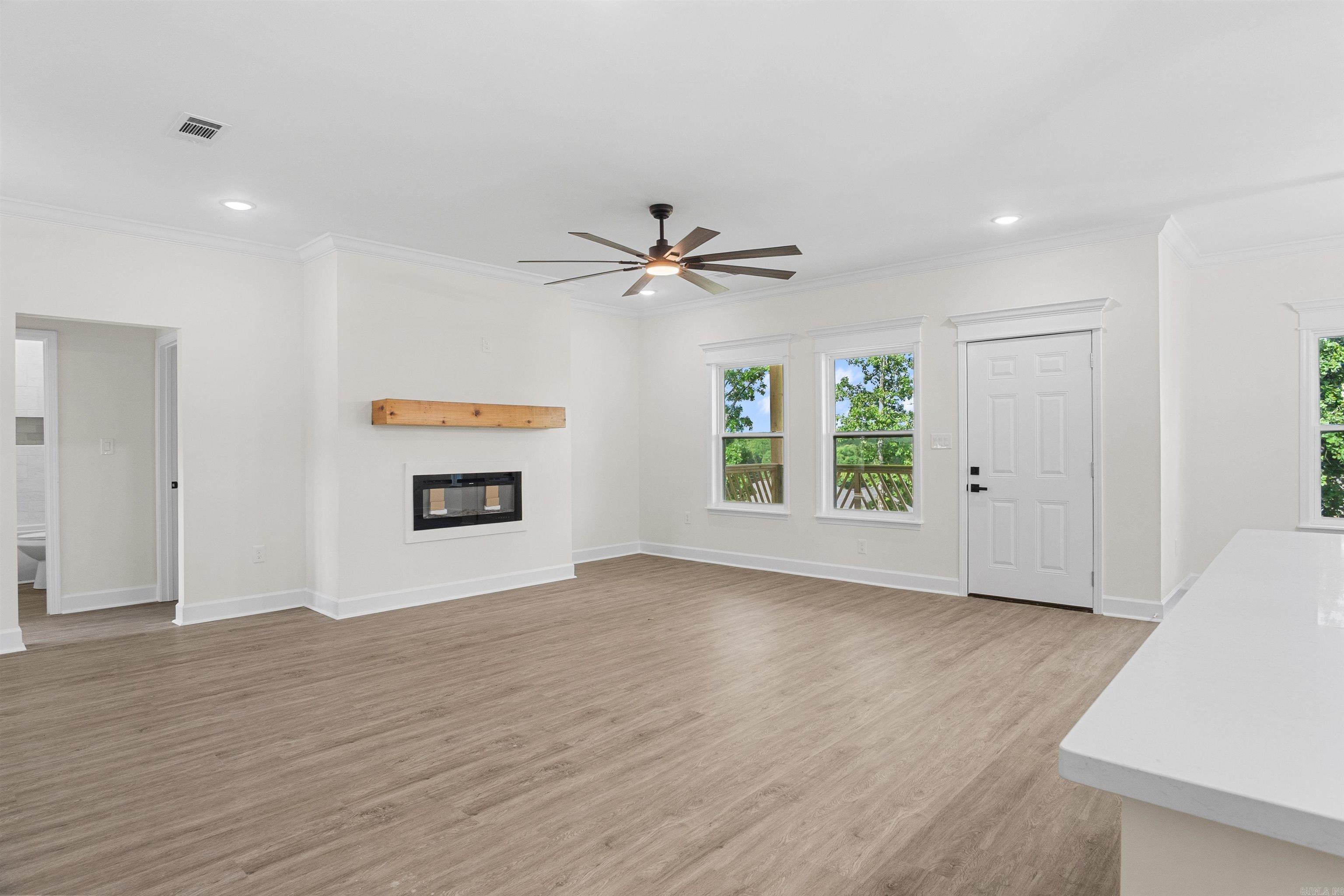 513 Madeleine  Austin, AR