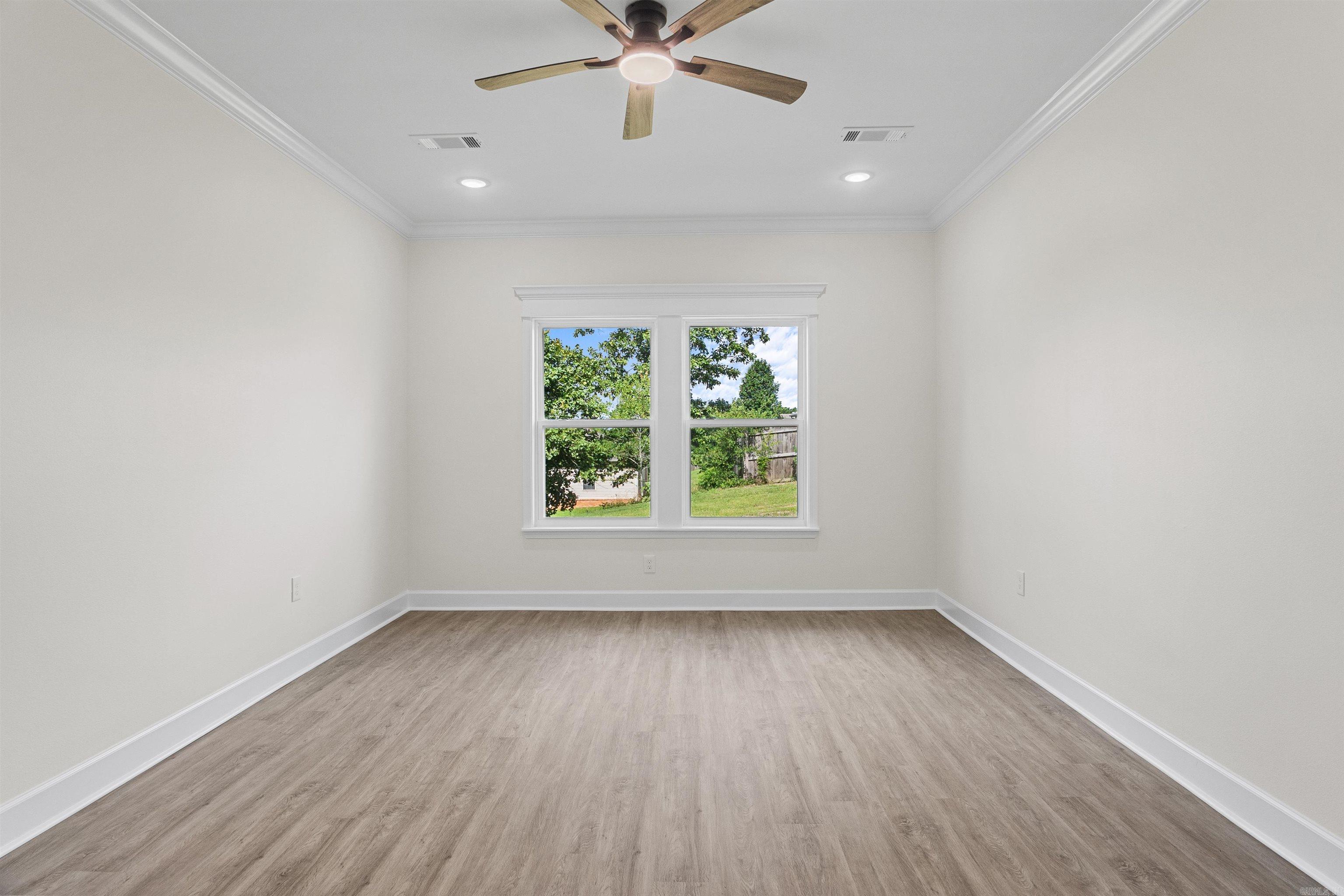 513 Madeleine  Austin, AR