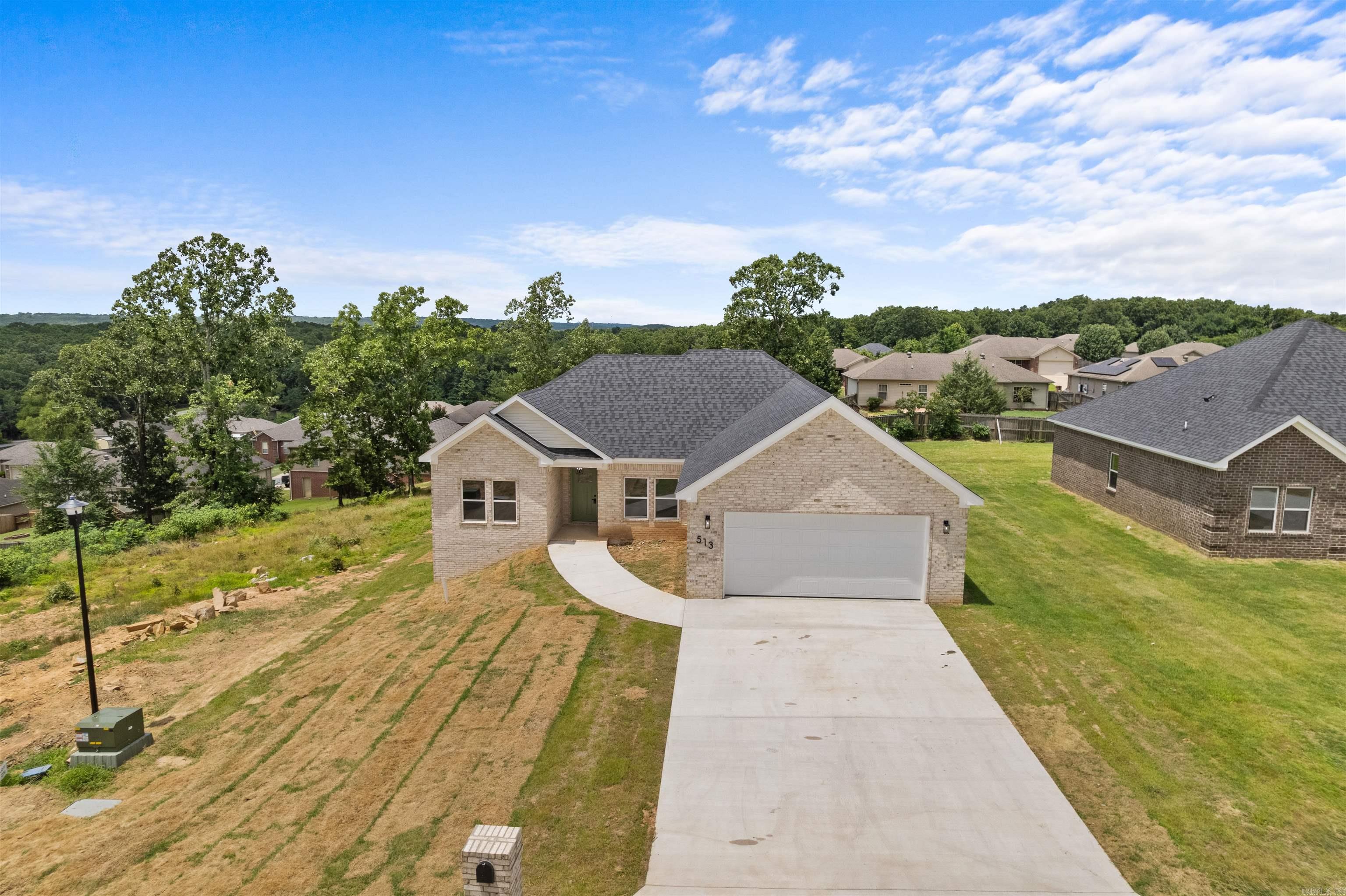 513 Madeleine  Austin, AR