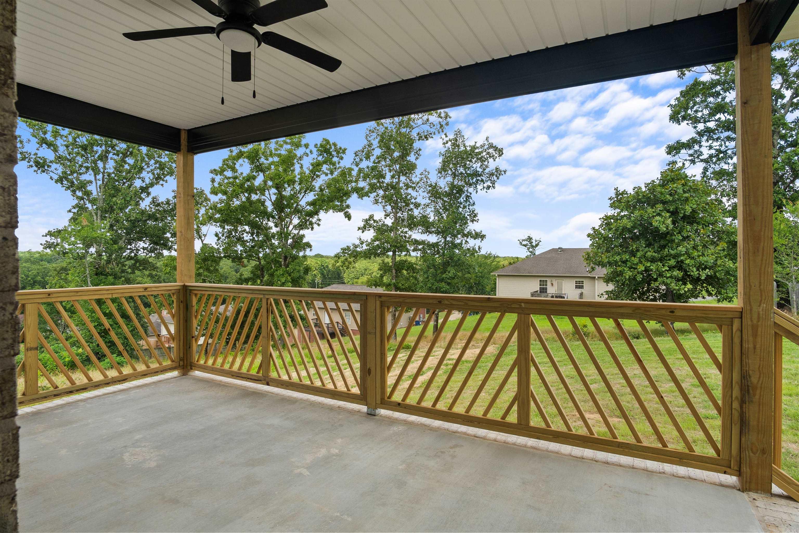 513 Madeleine  Austin, AR