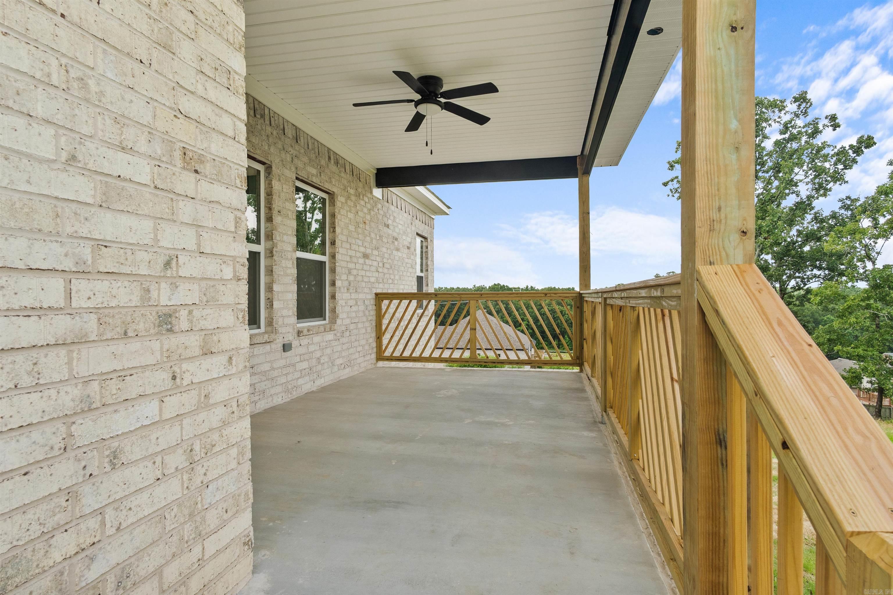 513 Madeleine  Austin, AR
