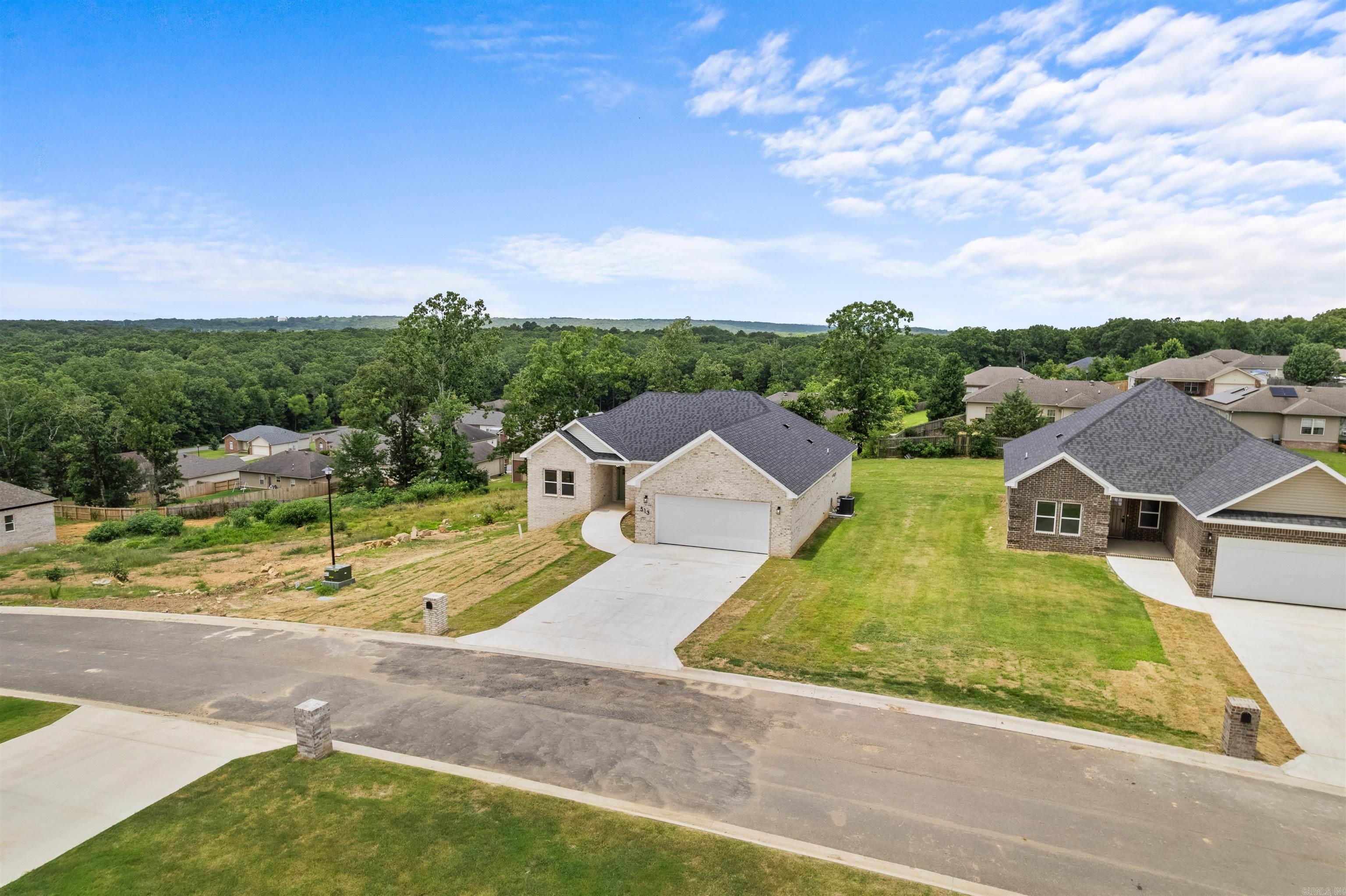 513 Madeleine  Austin, AR