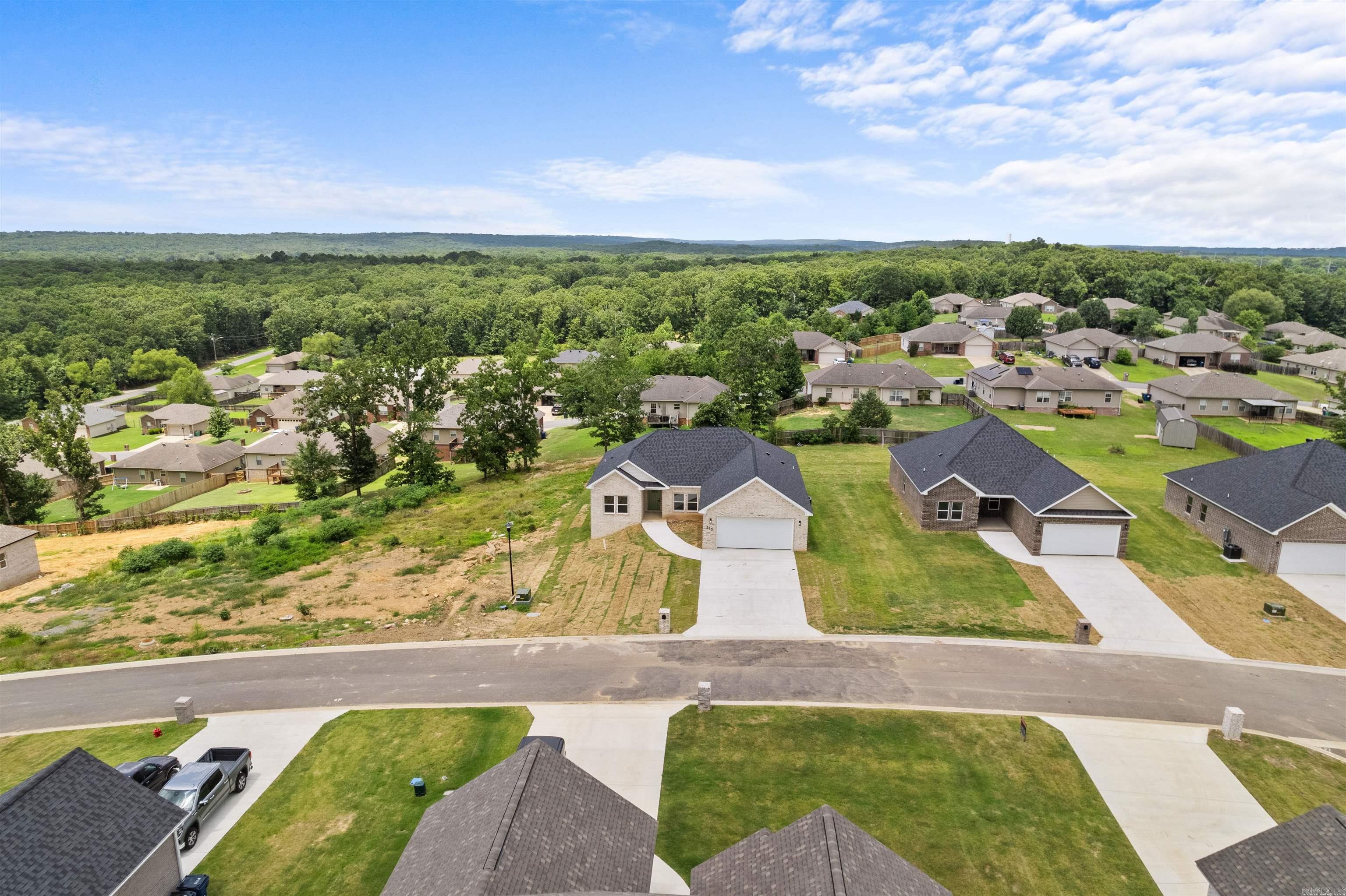 513 Madeleine  Austin, AR