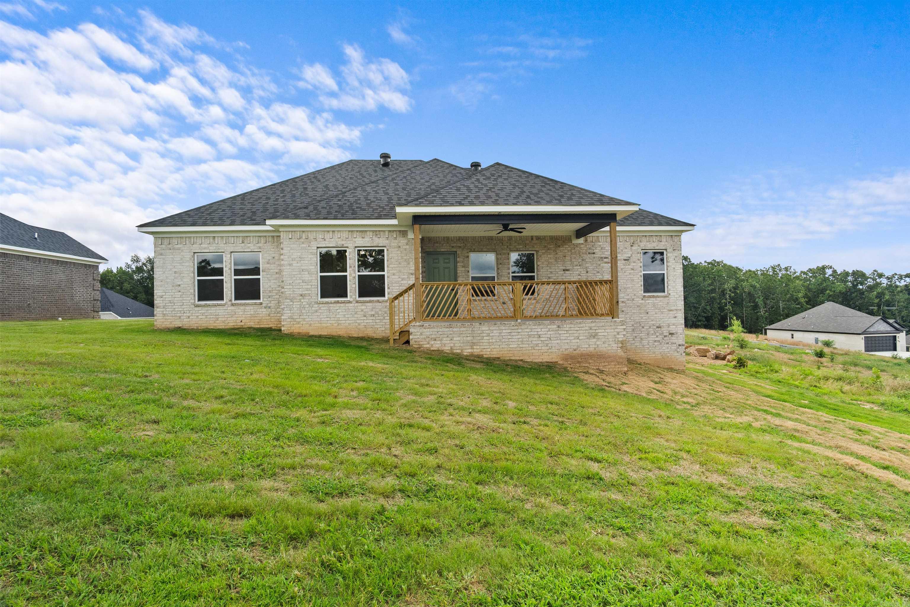 513 Madeleine  Austin, AR
