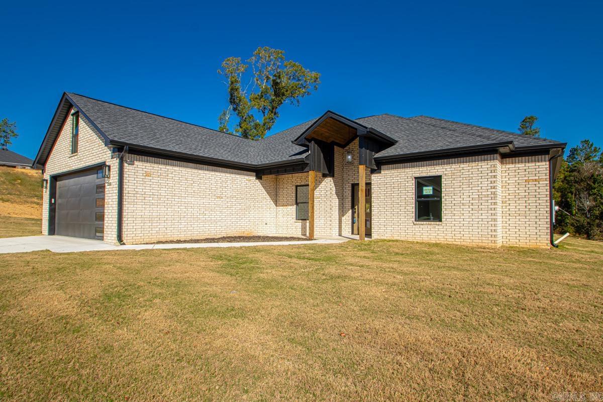1000 Duke  Bauxite, AR