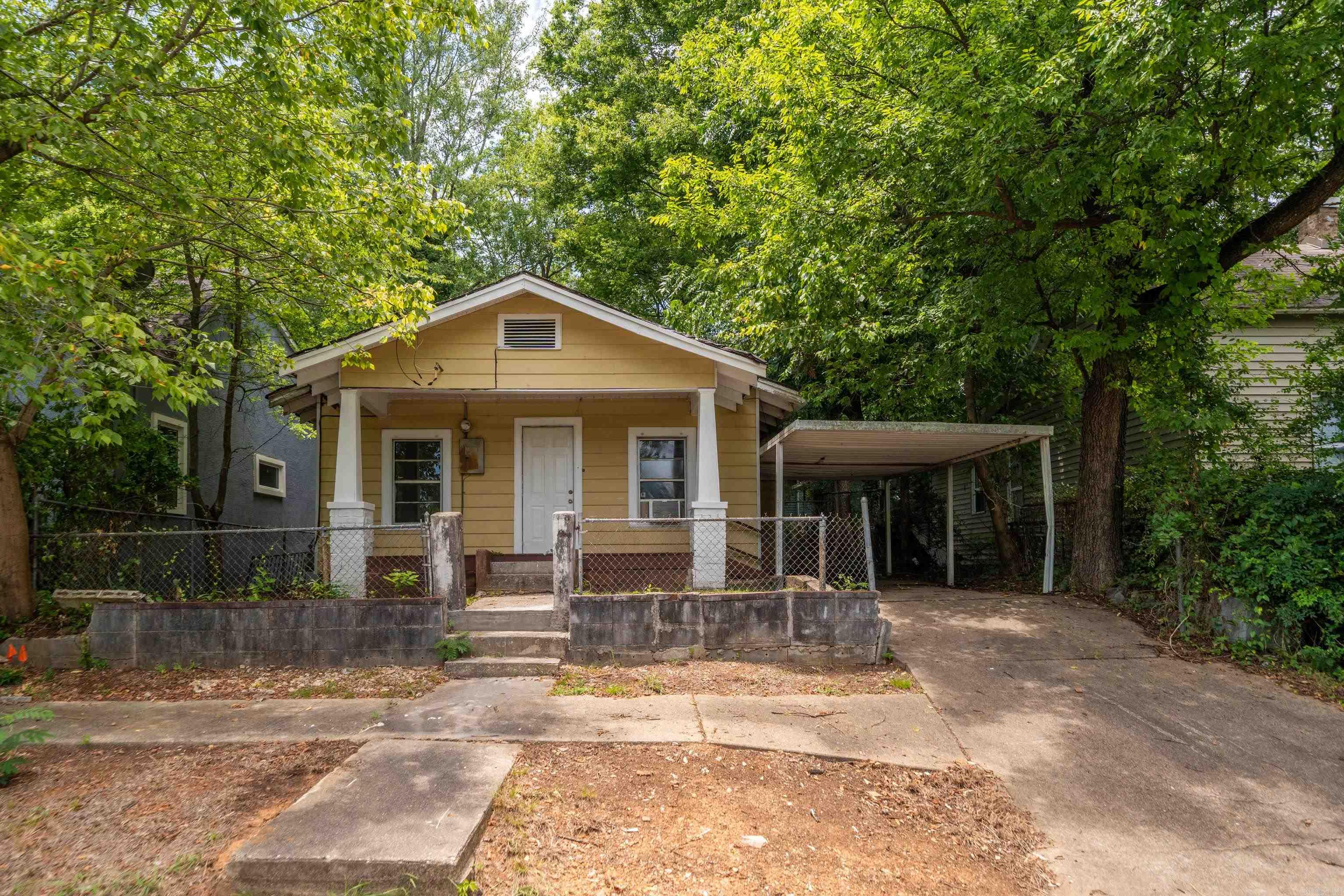 423 School  Hot Springs, AR