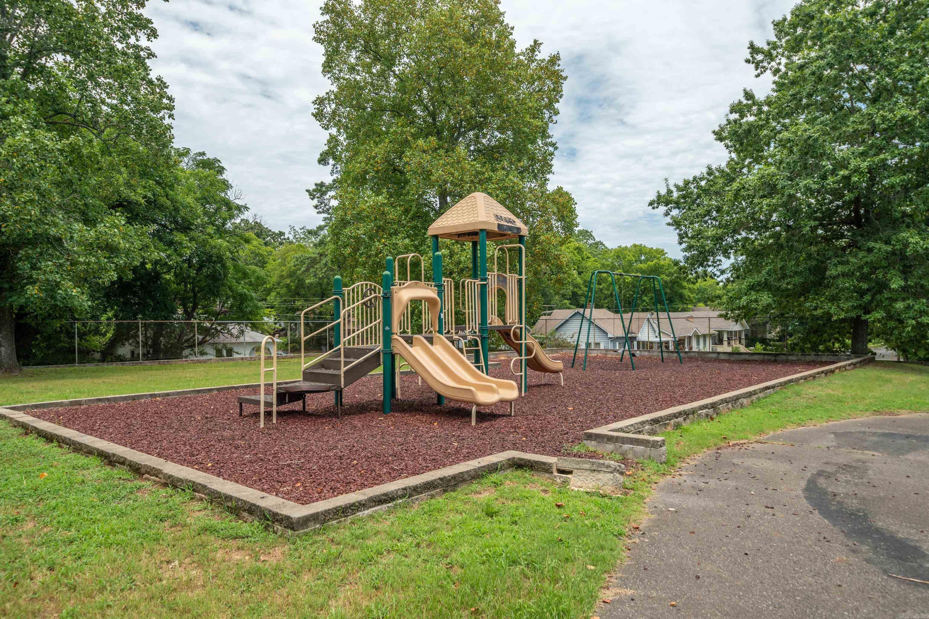 423 School  Hot Springs, AR