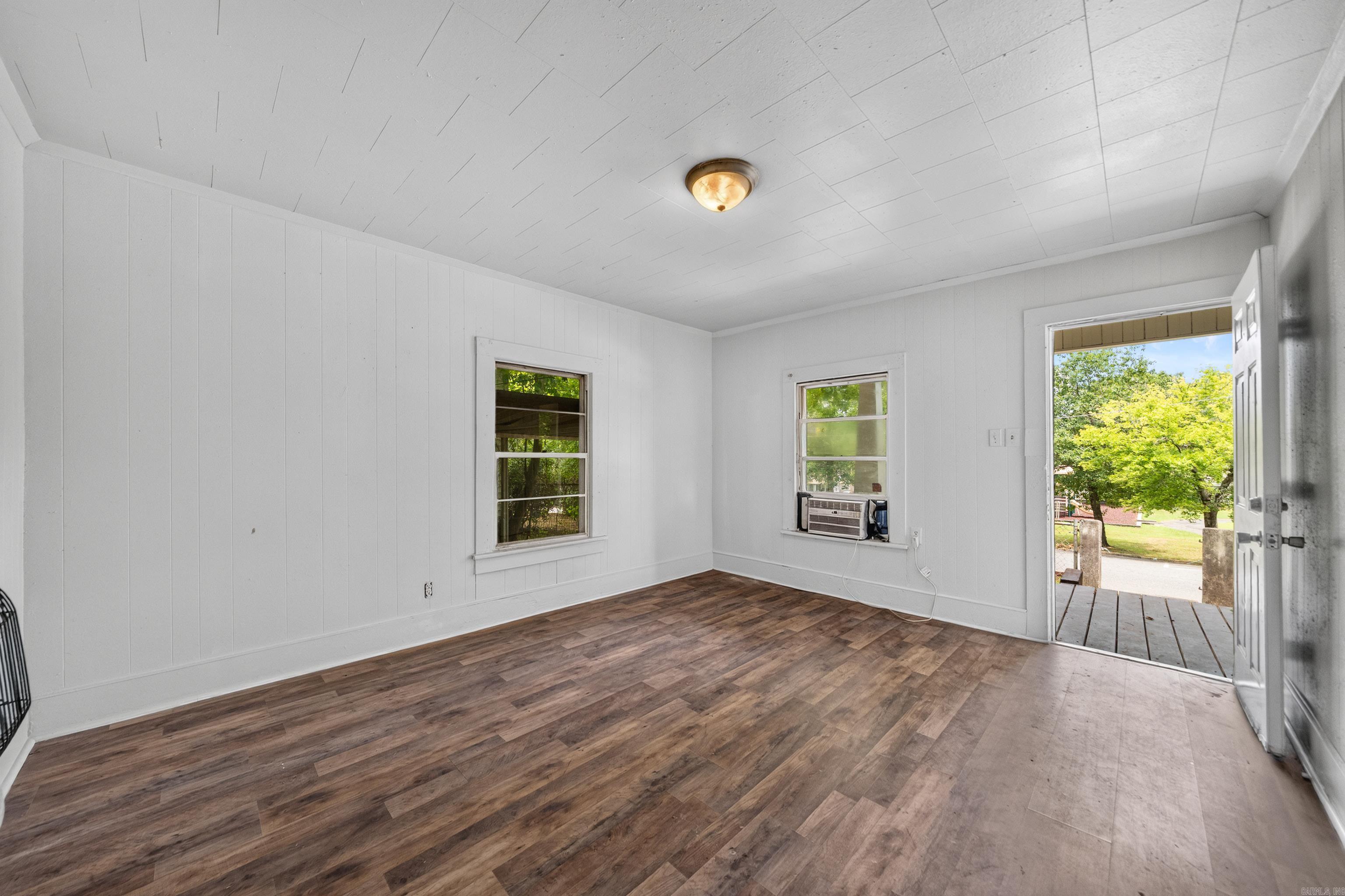 423 School  Hot Springs, AR