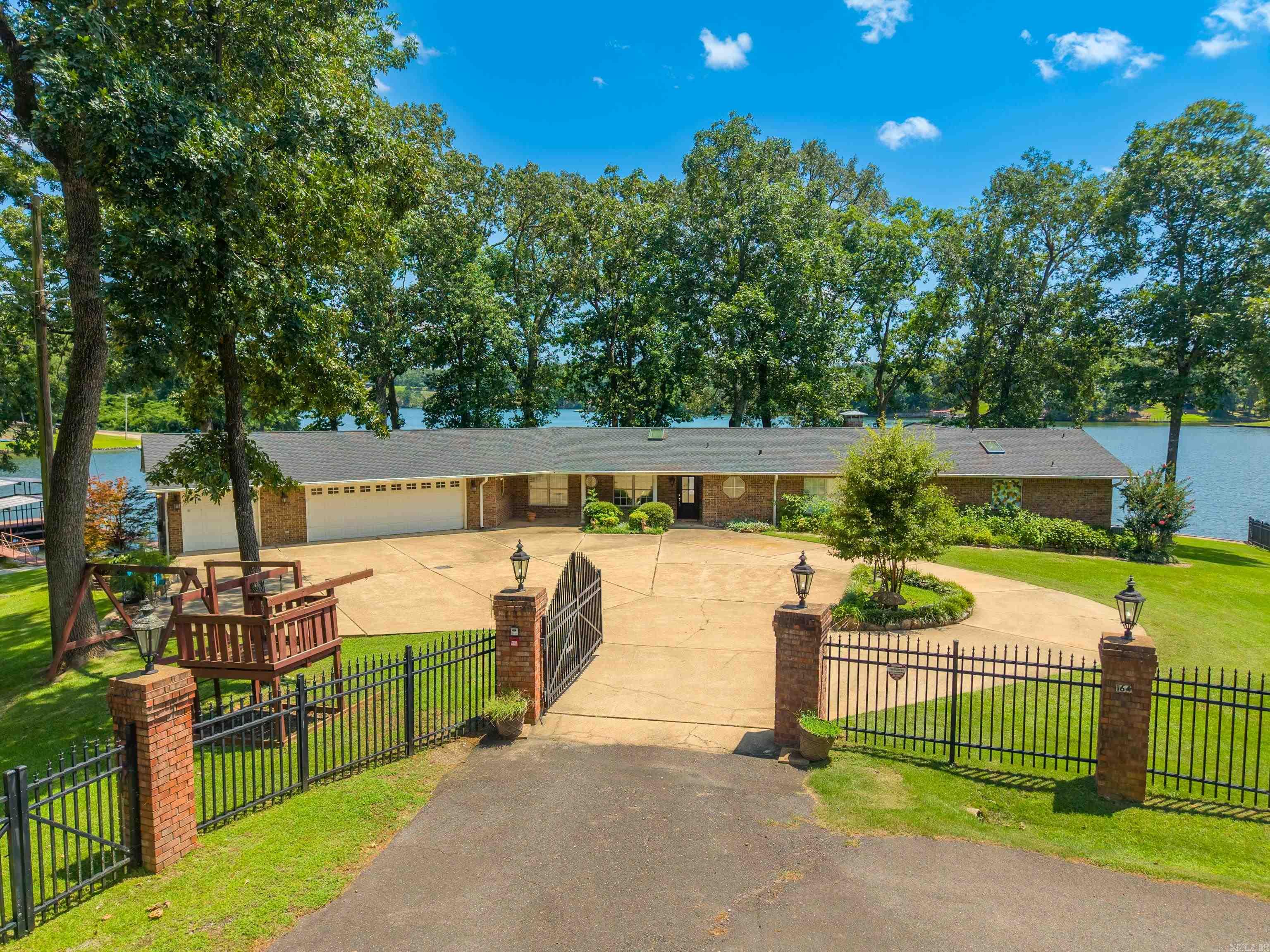 164 Riverside  Hot Springs, AR