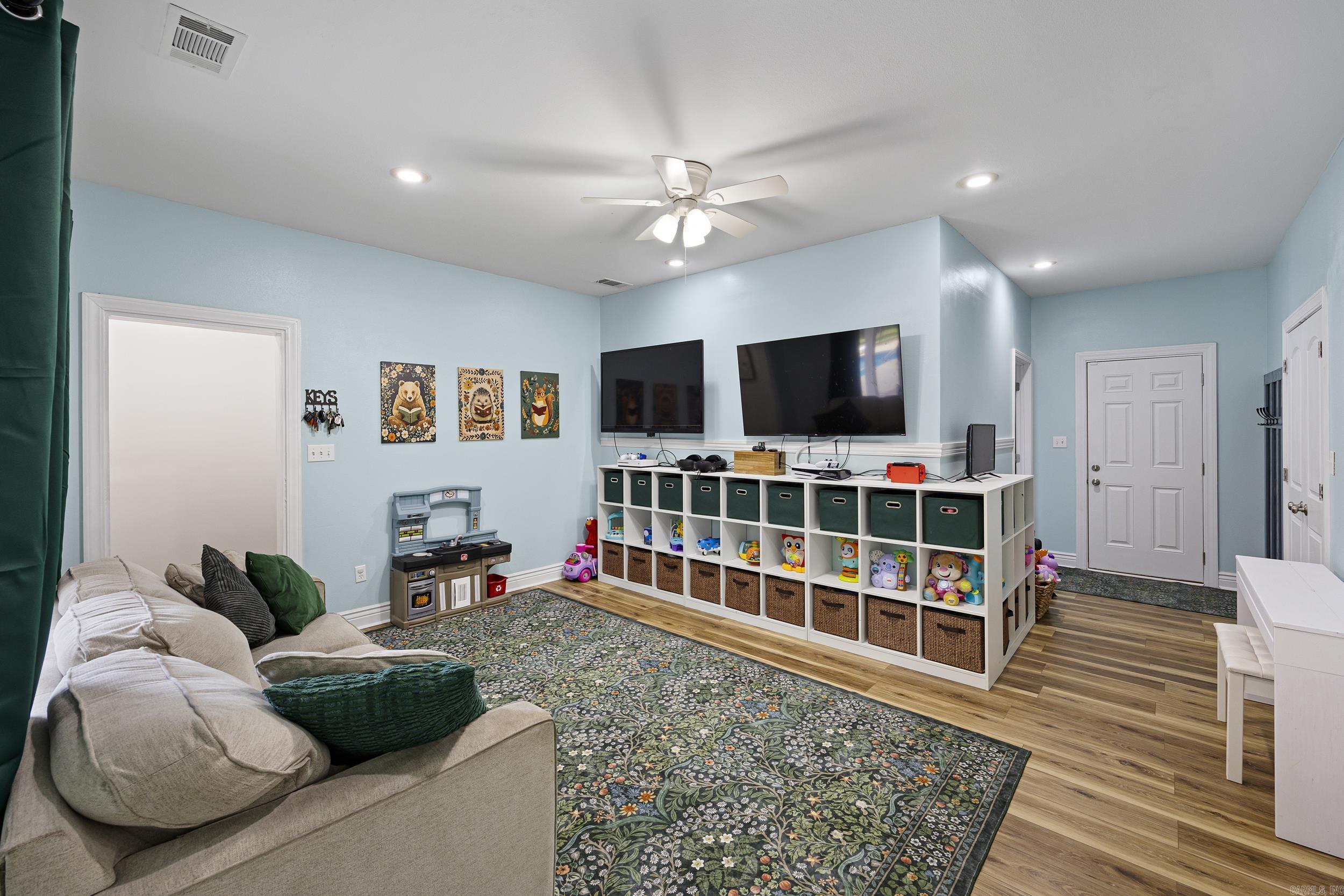 751 Walthall  Russellville, AR