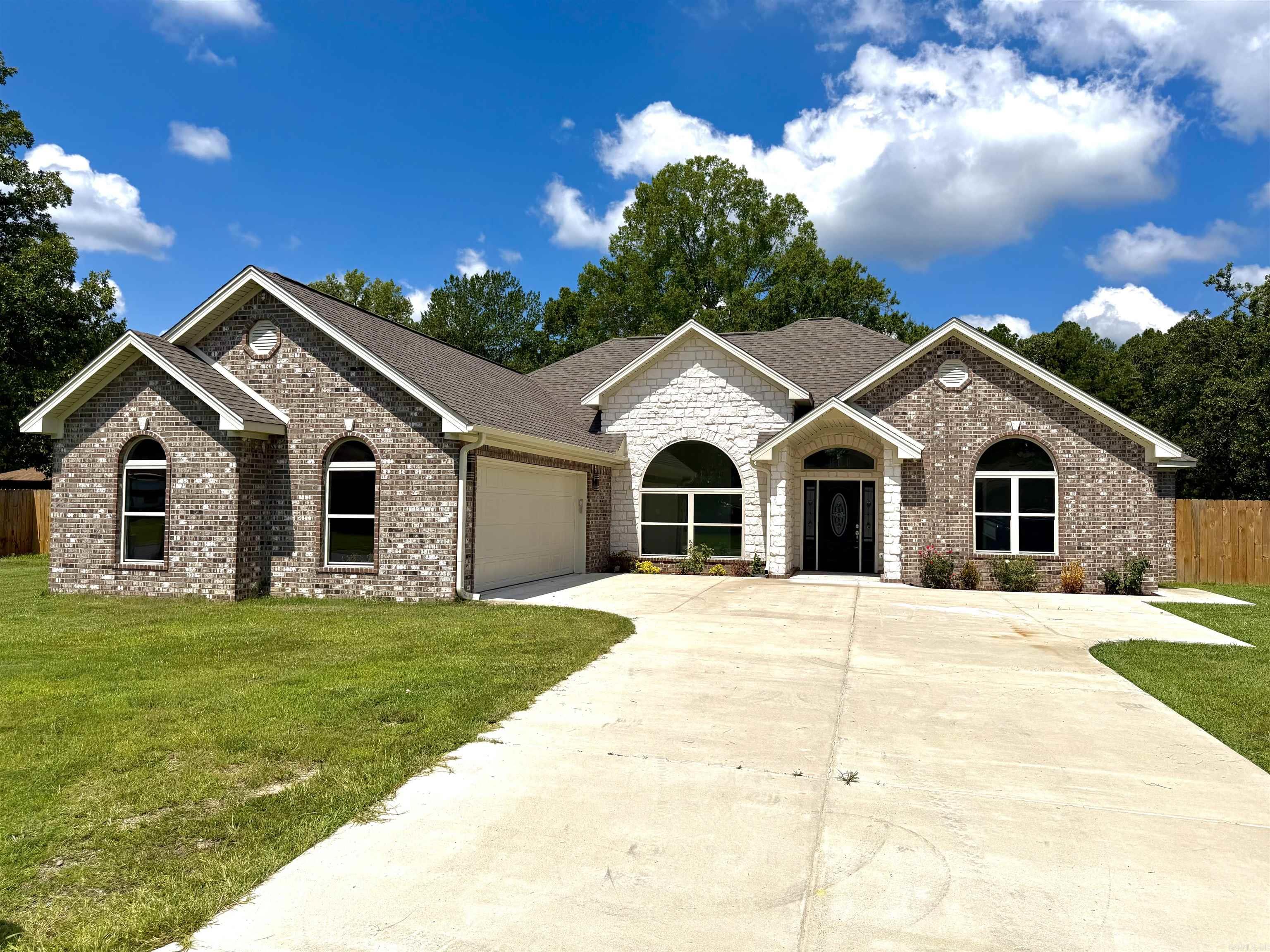 200 Shamsie  White Hall, AR