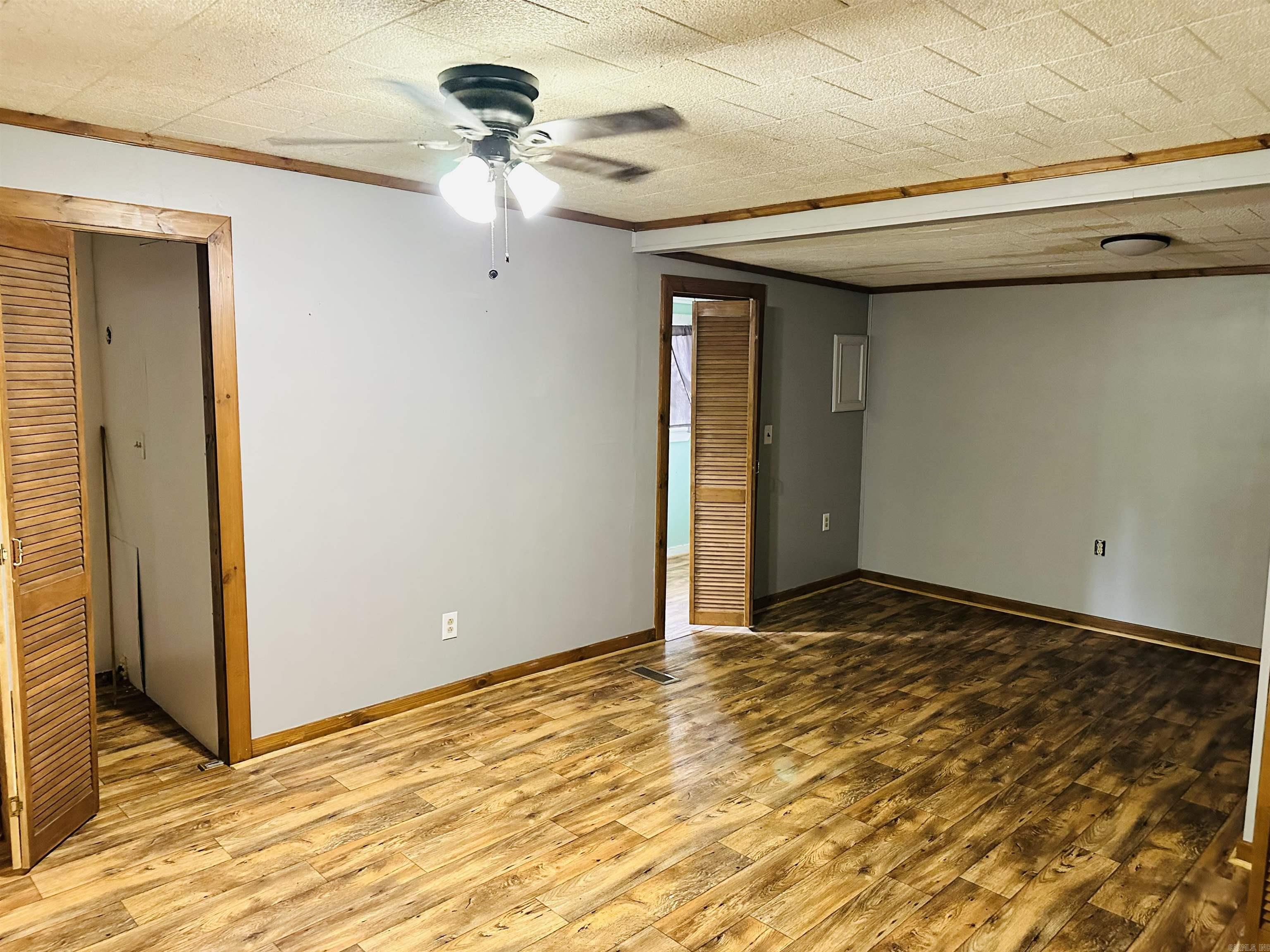11 Lawrence  Smithville, AR