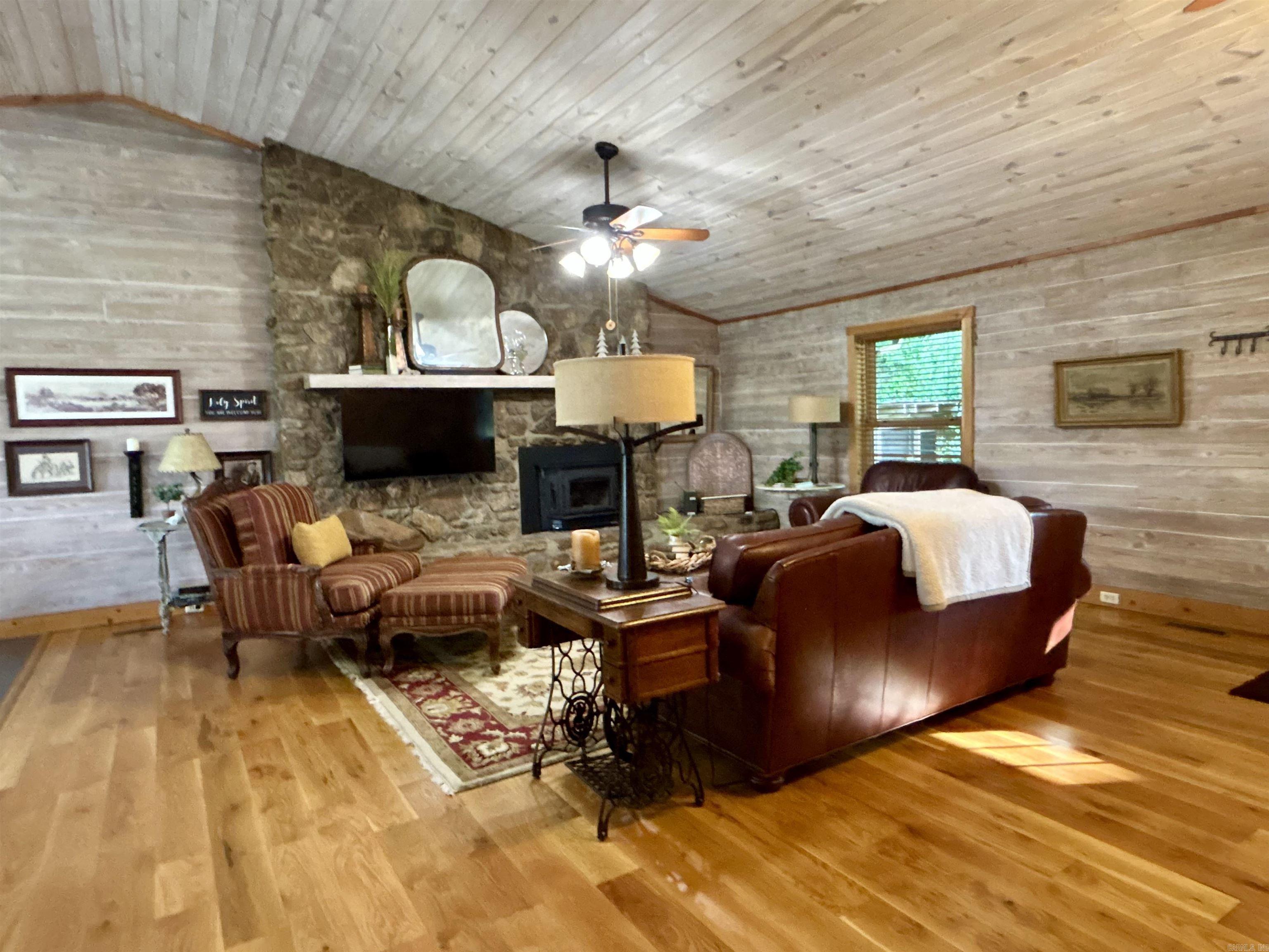 3684 Lute Mountain Road Shirley, AR 72153
