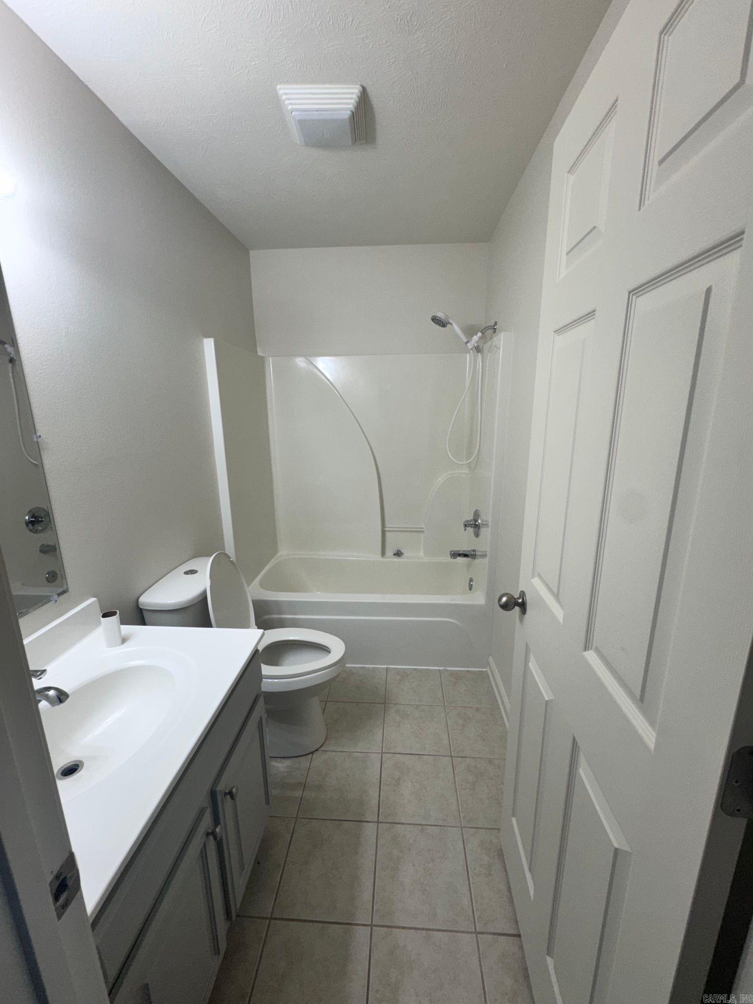100 E Lauren  Searcy, AR