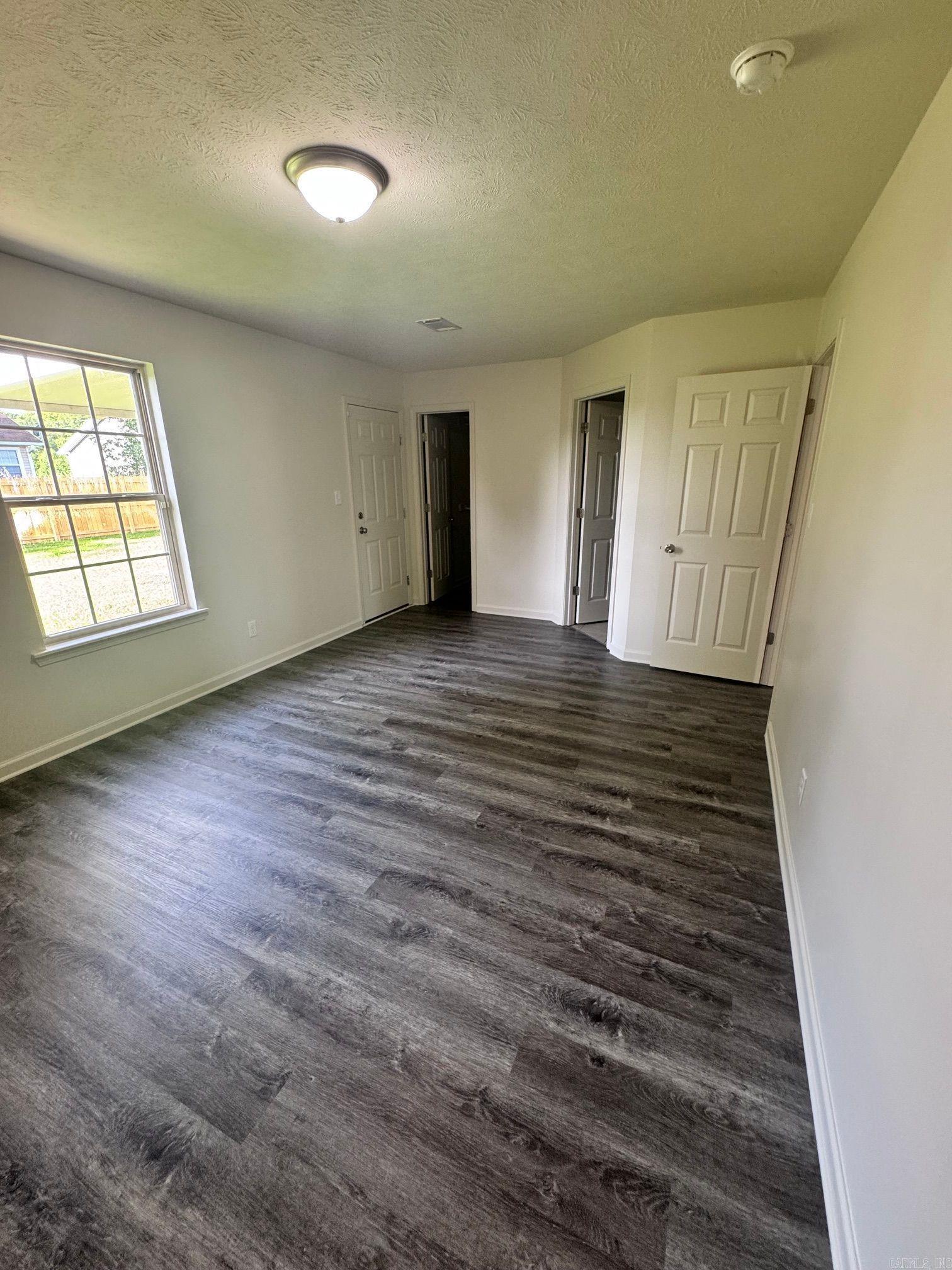 100 E Lauren  Searcy, AR