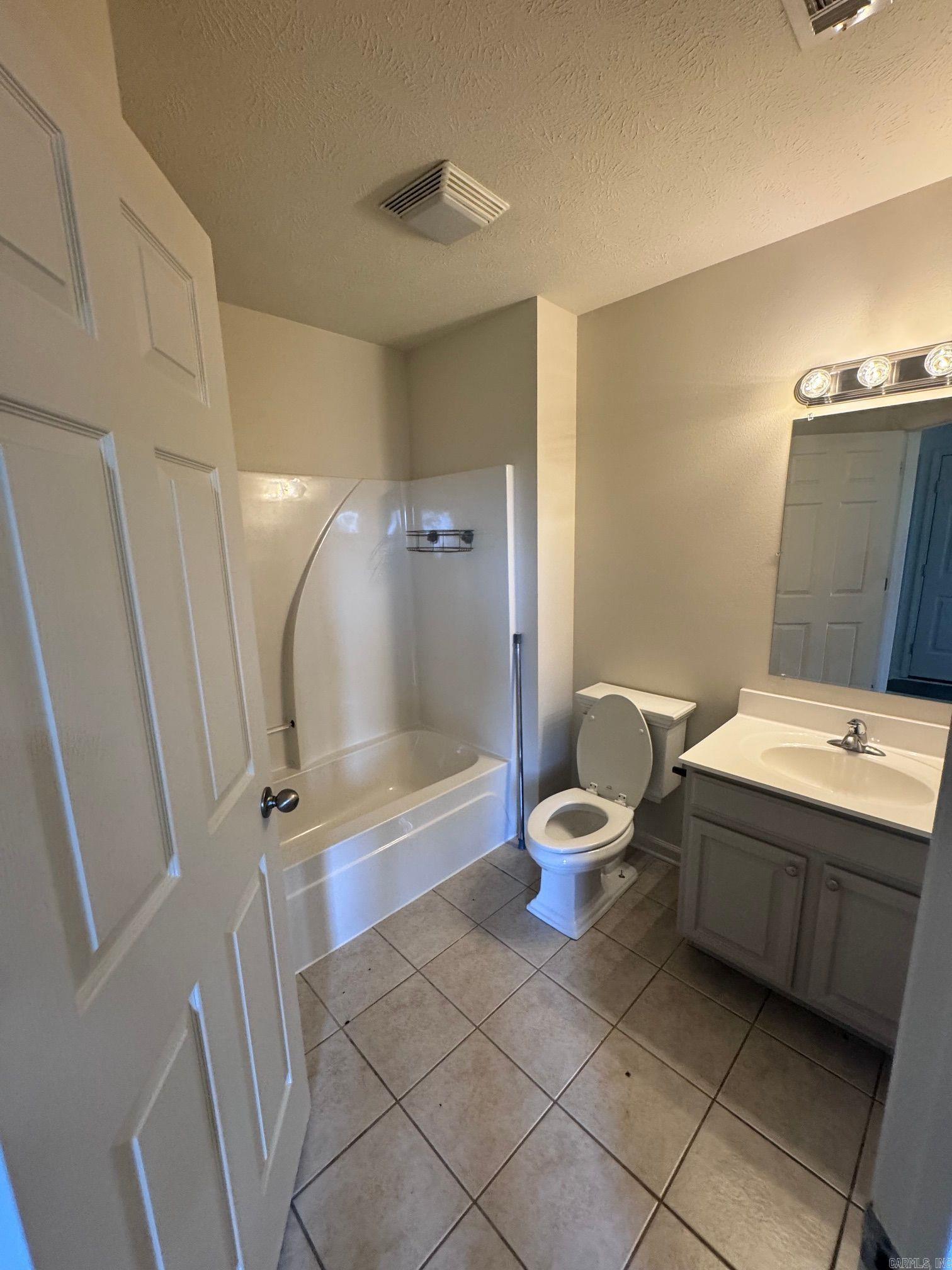 100 E Lauren  Searcy, AR